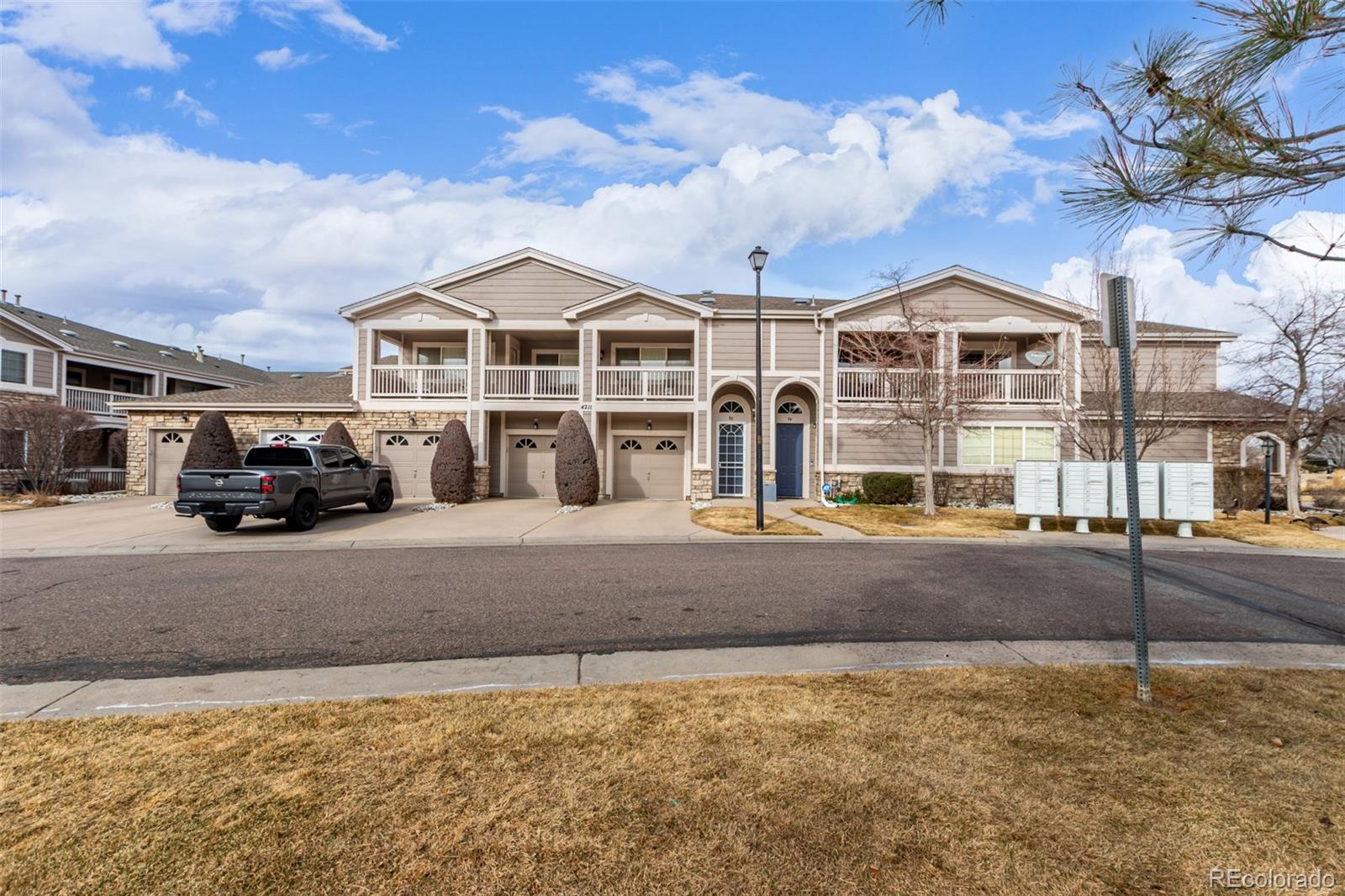 MLS Image #2 for 4211 s blackhawk circle 8c,aurora, Colorado