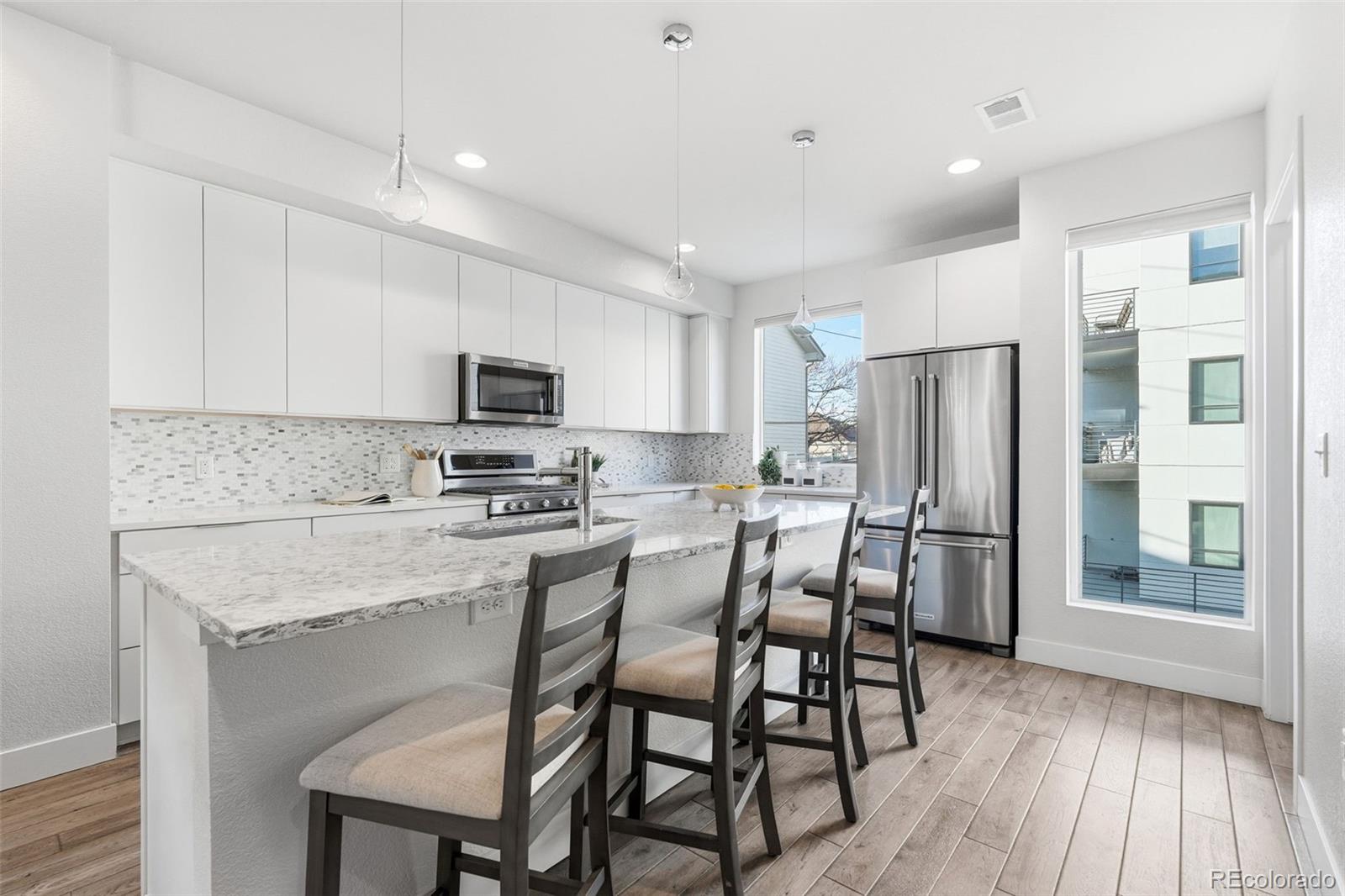 MLS Image #17 for 163 s harrison street,denver, Colorado