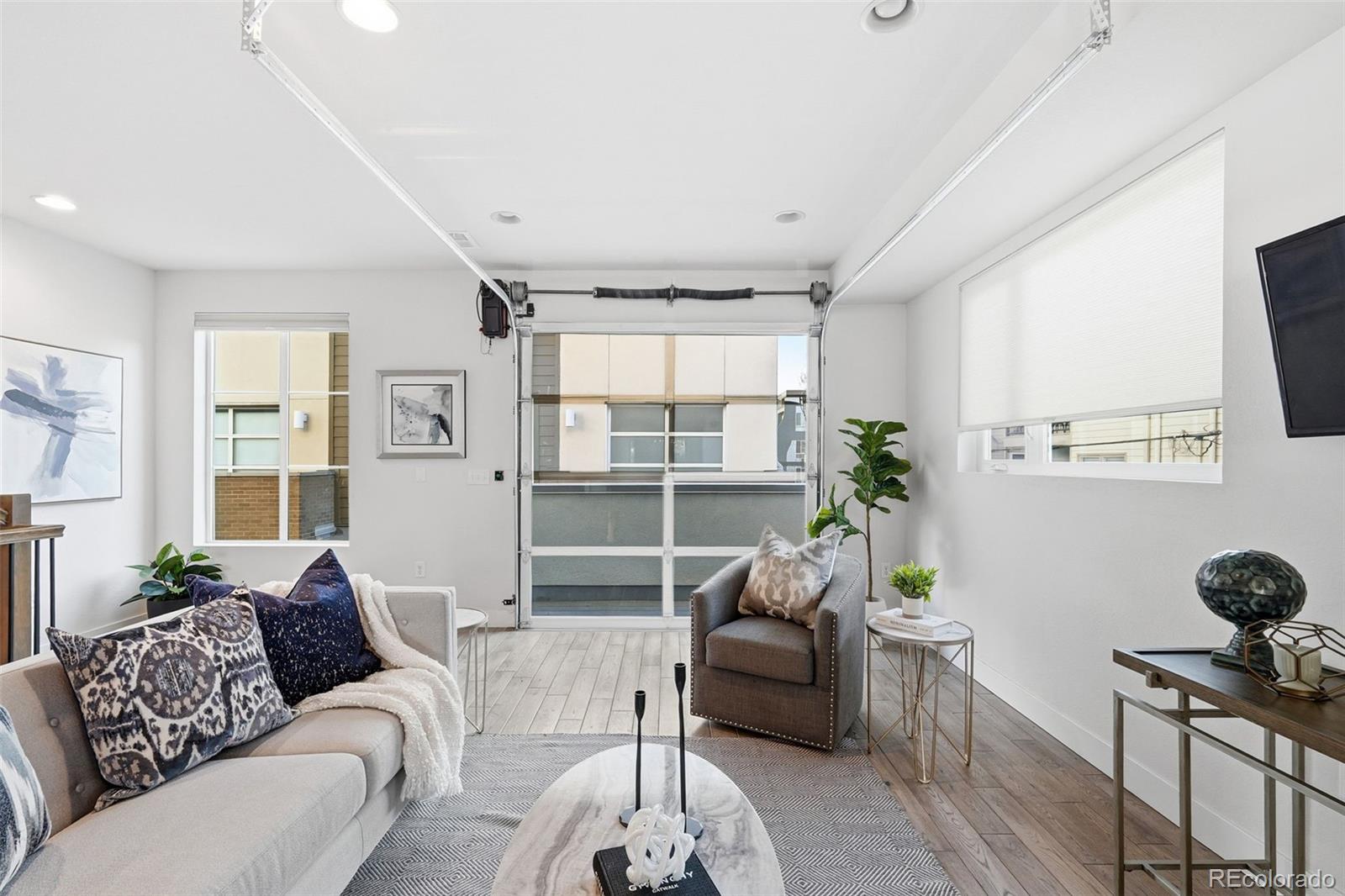 MLS Image #9 for 163 s harrison street,denver, Colorado