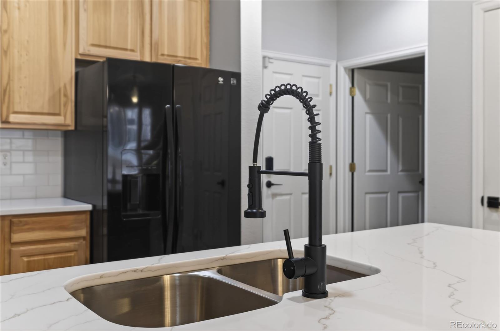 MLS Image #2 for 619 s norfolk way,aurora, Colorado