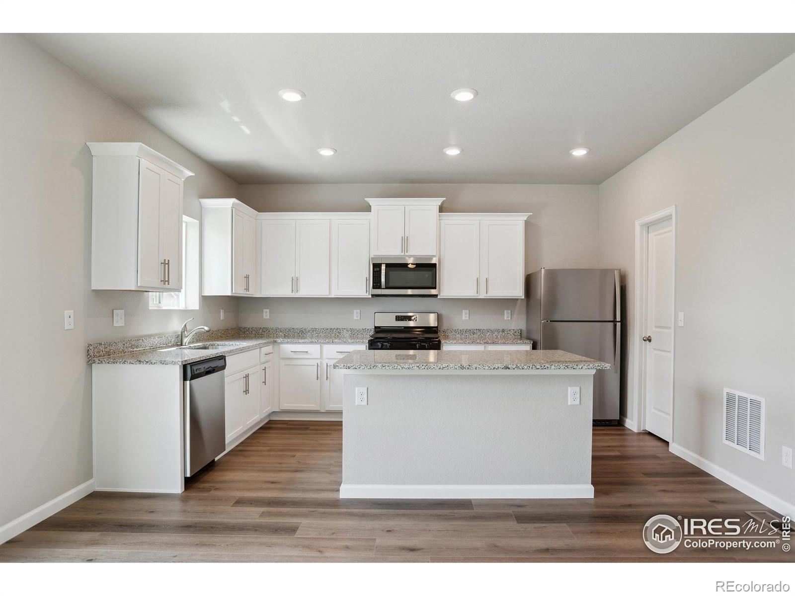 MLS Image #5 for 962  cascade falls street,severance, Colorado