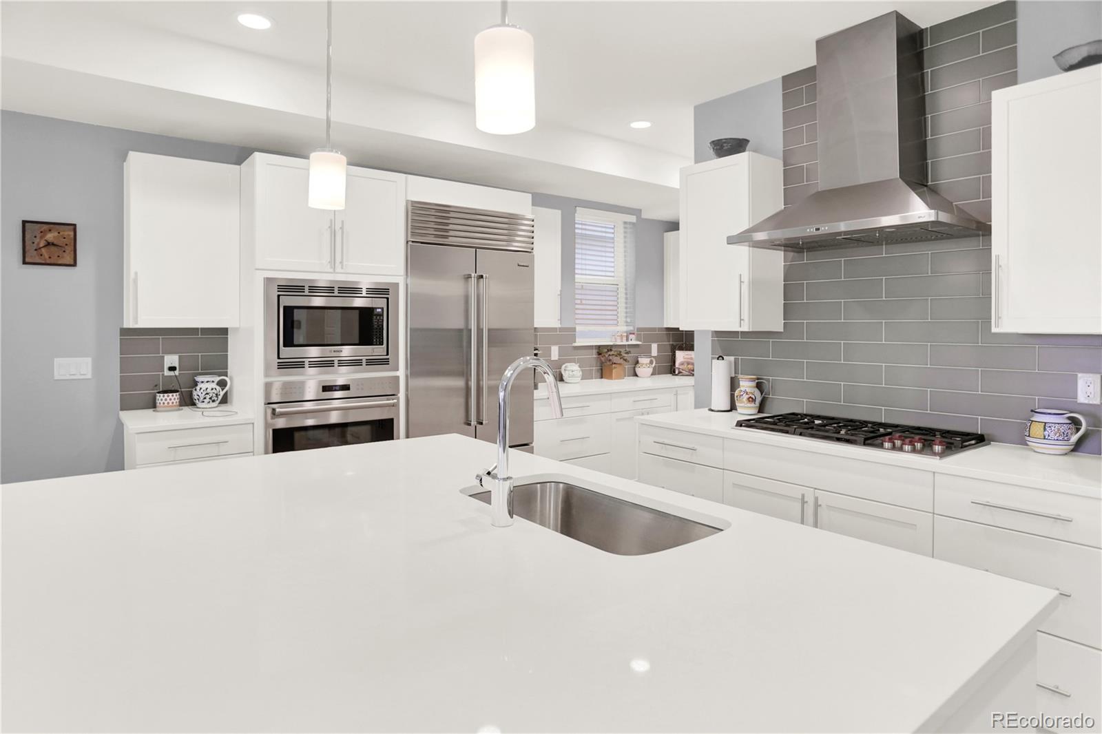 MLS Image #12 for 31 s oneida court,denver, Colorado