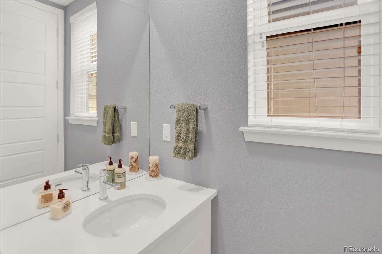 MLS Image #26 for 31 s oneida court,denver, Colorado