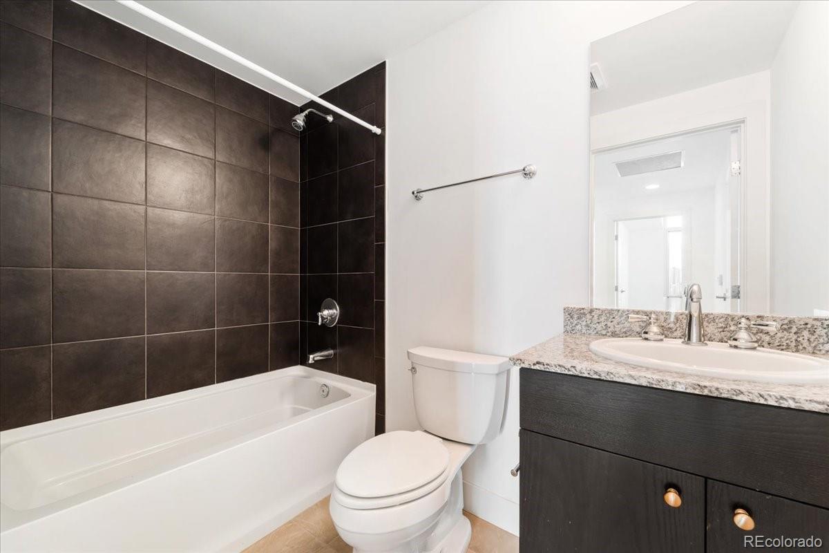 MLS Image #18 for 2001  lincoln street 2113,denver, Colorado