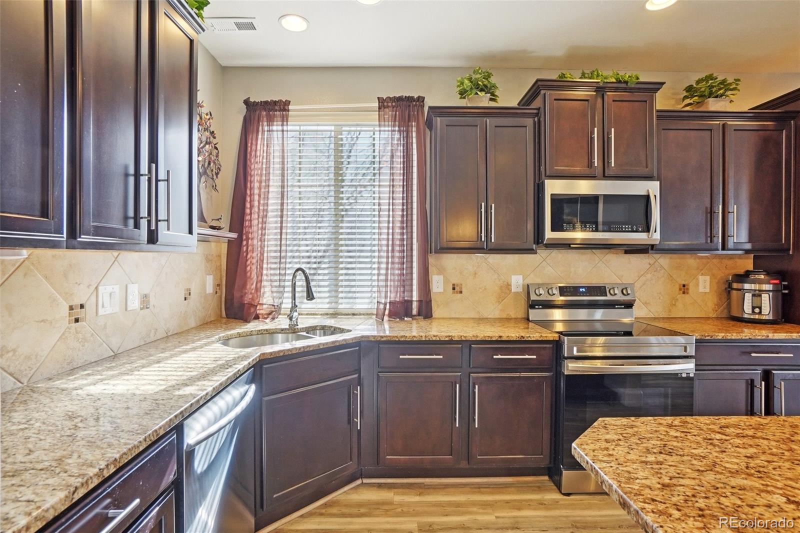 MLS Image #9 for 5471  ensenada court,denver, Colorado