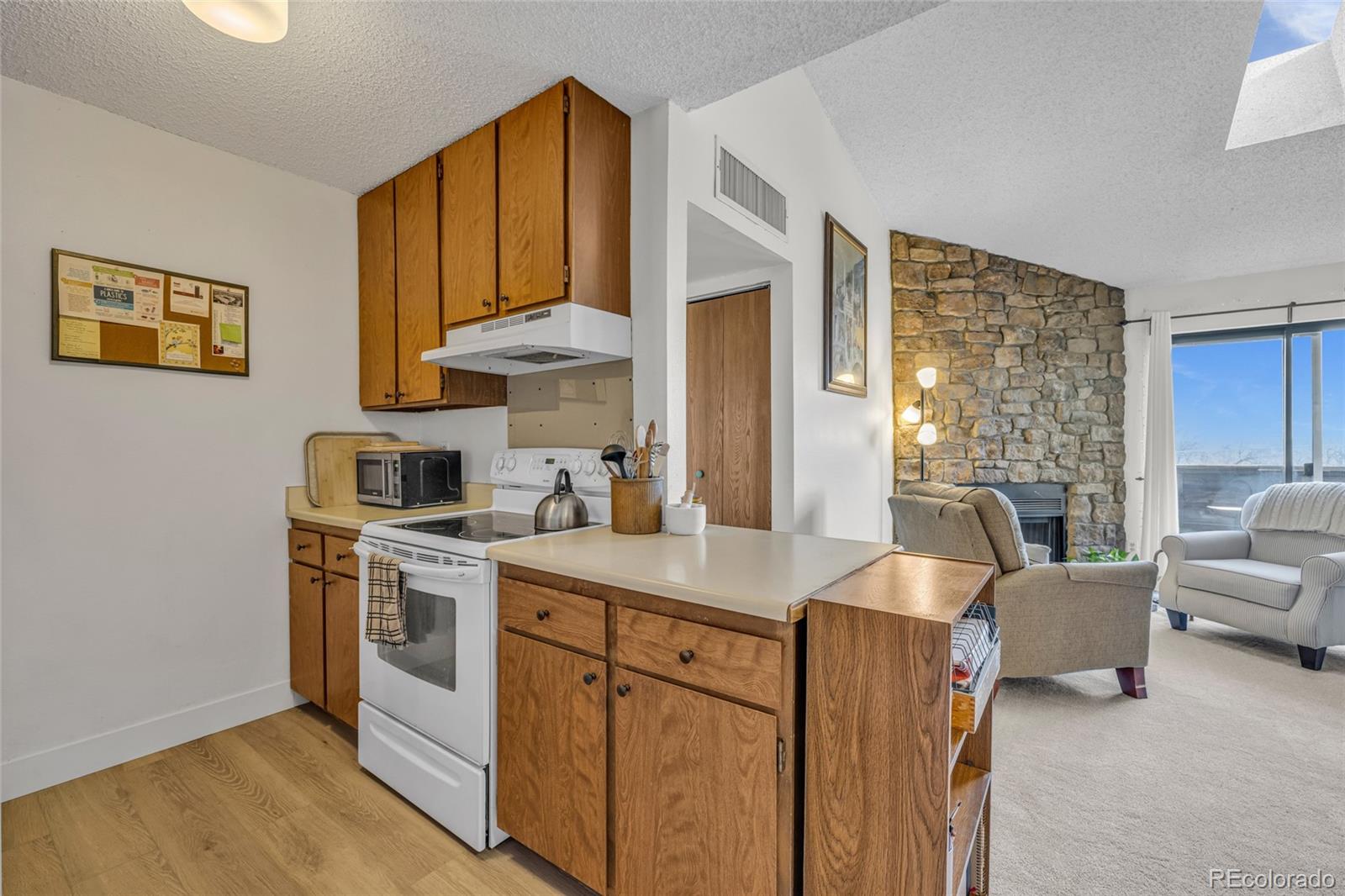MLS Image #9 for 3100 s federal boulevard 305,denver, Colorado