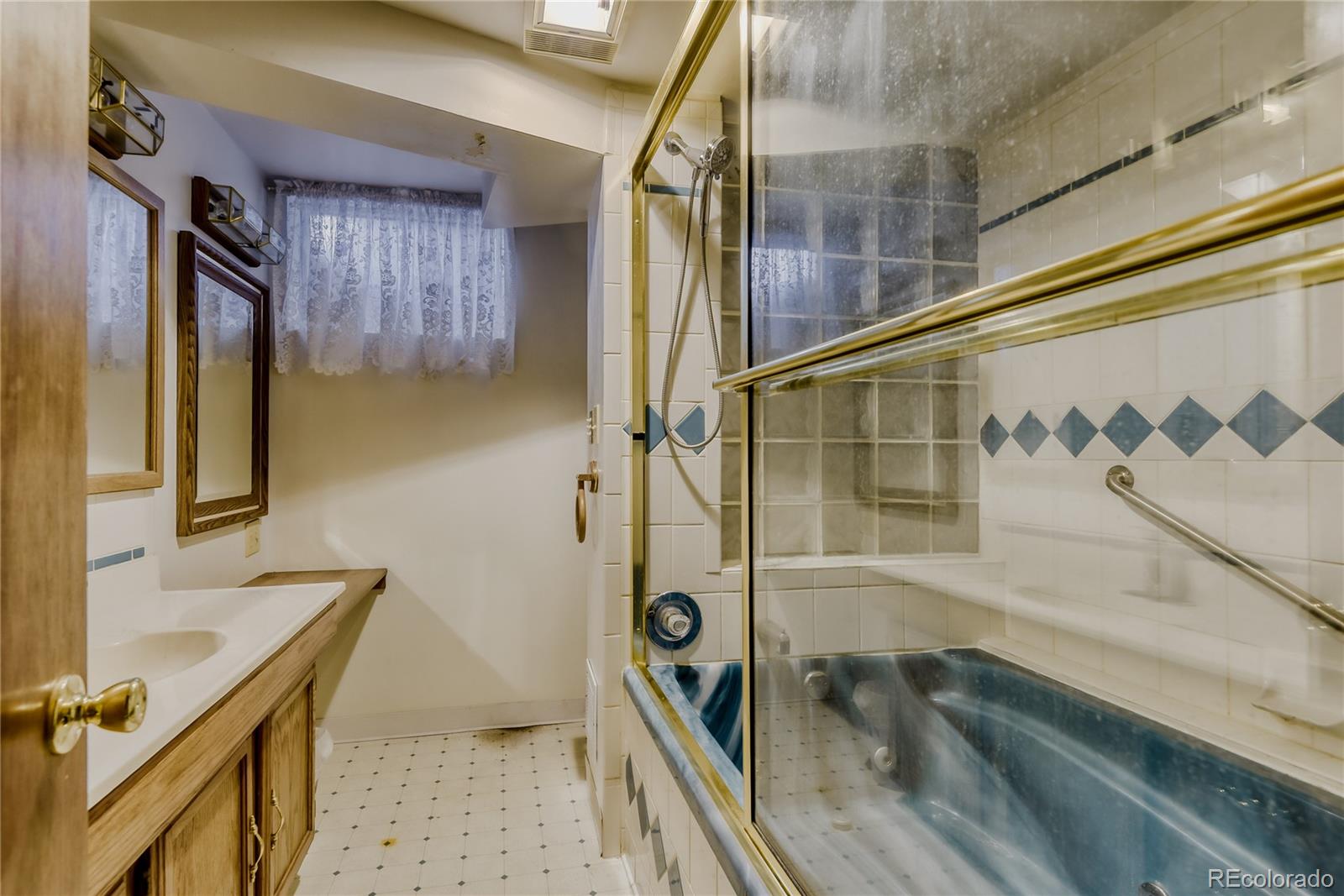 MLS Image #20 for 1620 s perry street,denver, Colorado