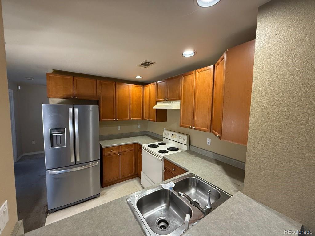 MLS Image #10 for 2678  syracuse street,denver, Colorado
