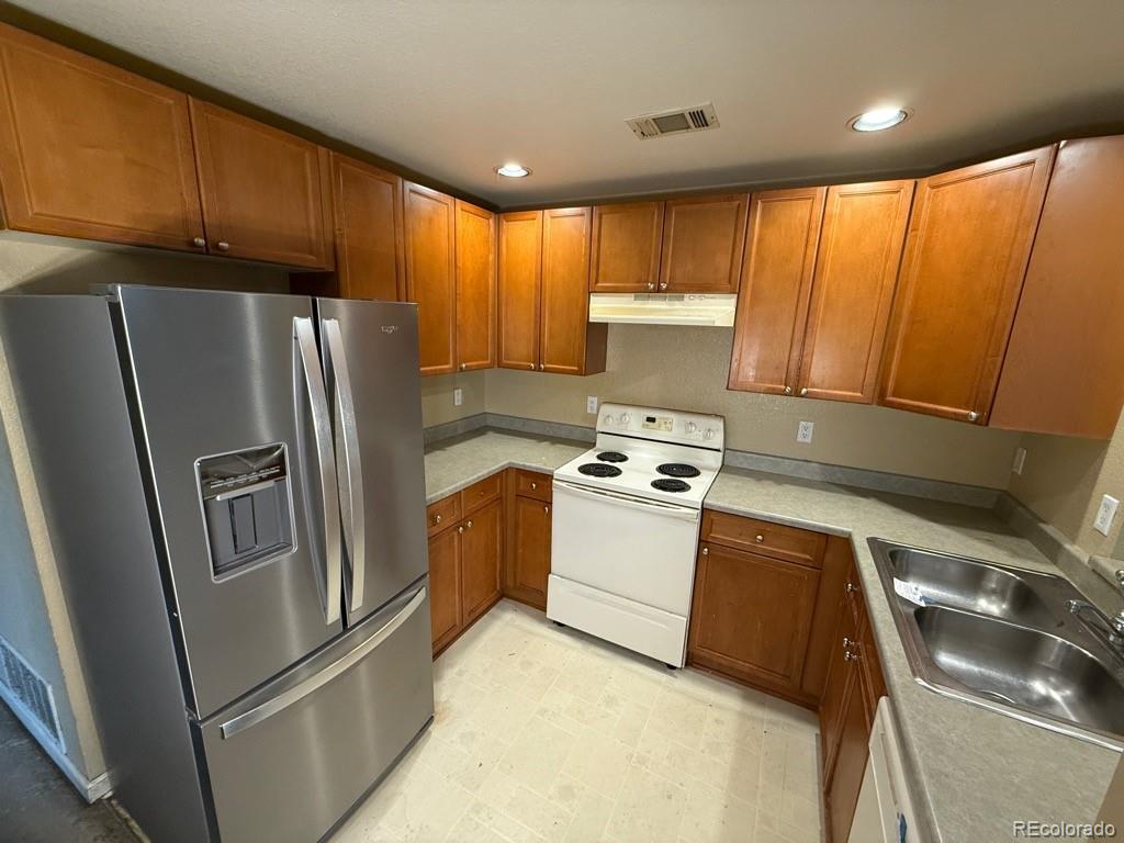 MLS Image #11 for 2678  syracuse street,denver, Colorado