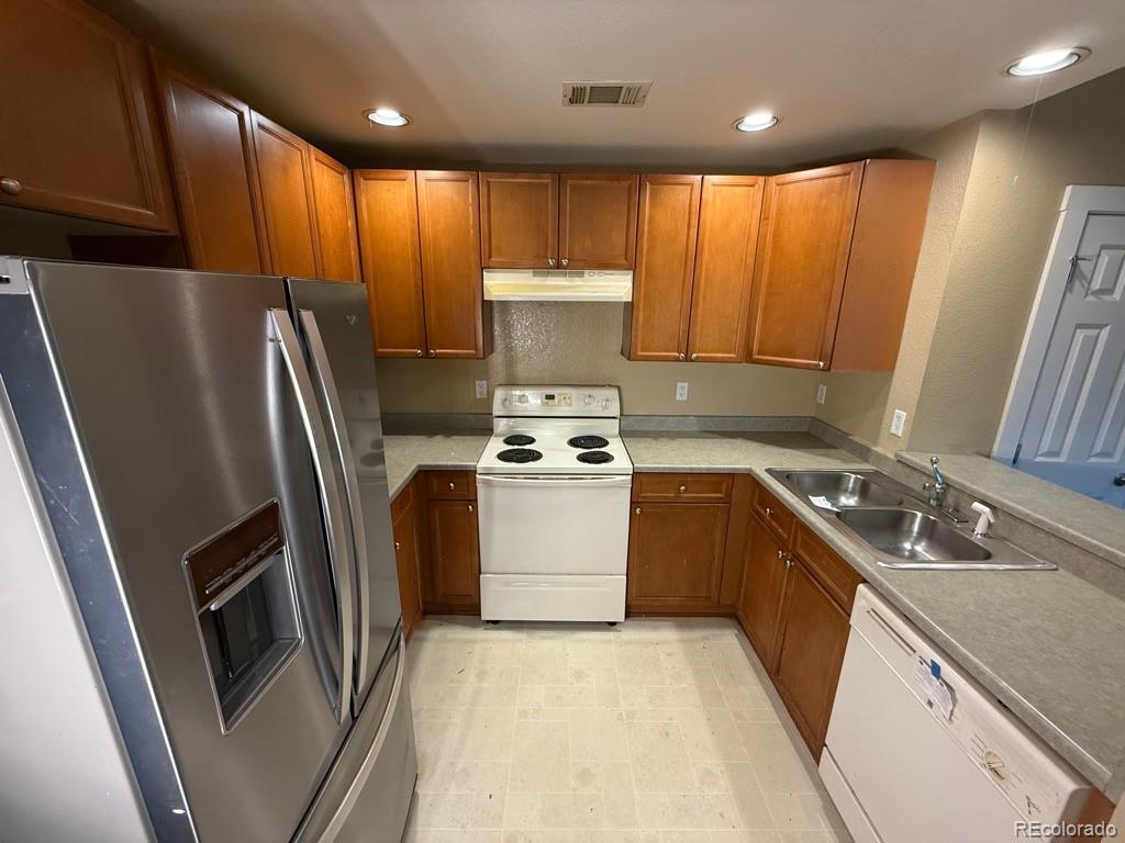 MLS Image #12 for 2678  syracuse street,denver, Colorado