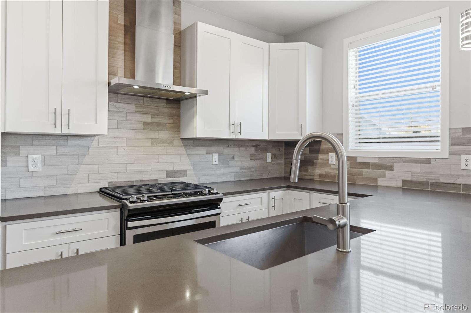 MLS Image #0 for 752 s leyden street,denver, Colorado