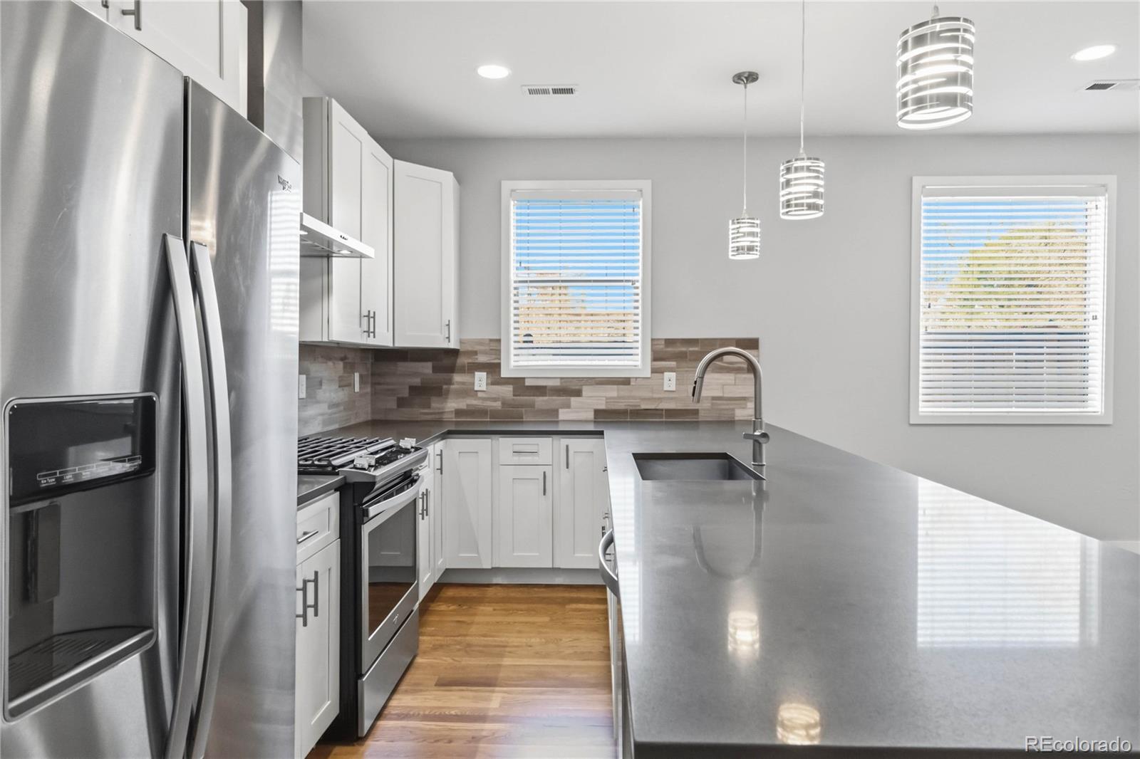 MLS Image #11 for 752 s leyden street,denver, Colorado