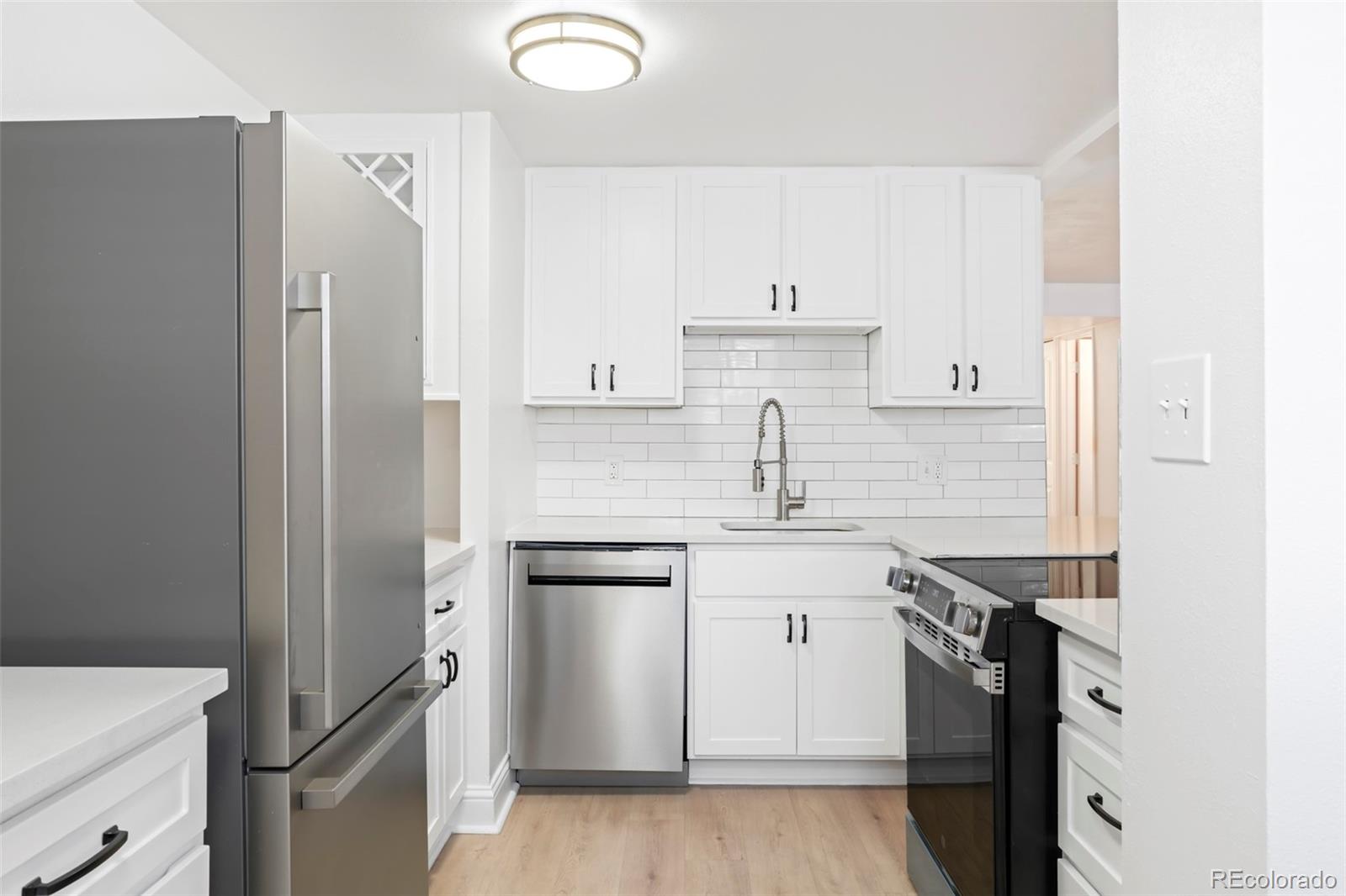 MLS Image #6 for 1155 n ash street 103,denver, Colorado