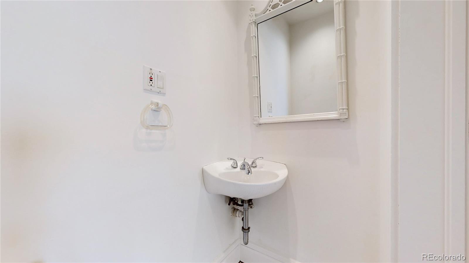 MLS Image #14 for 1266 n pearl street,denver, Colorado