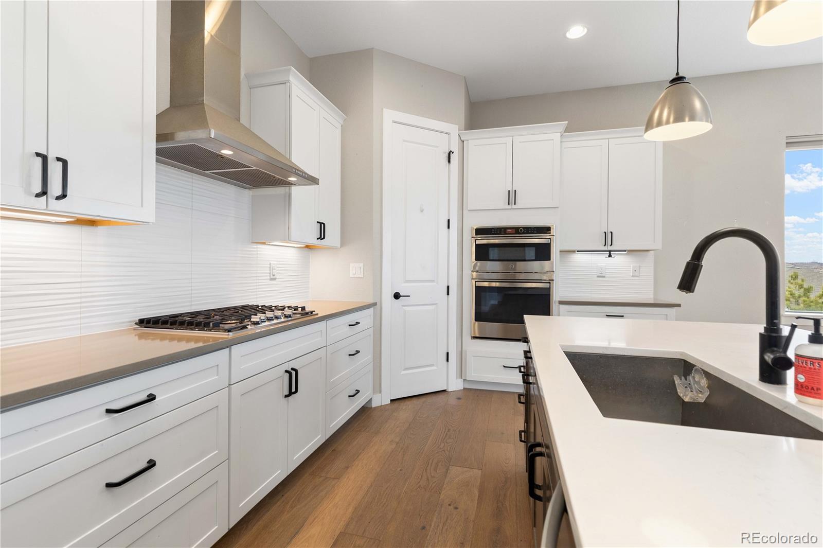 MLS Image #13 for 687  easton court,castle rock, Colorado
