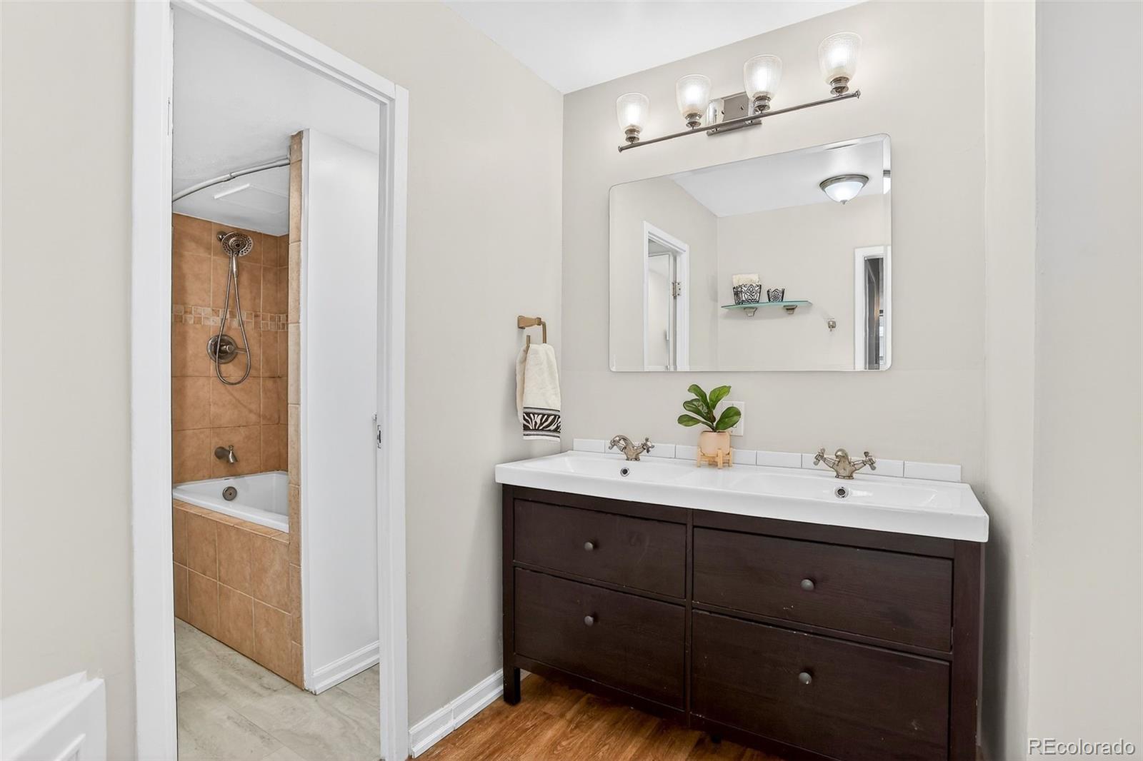 MLS Image #19 for 1111 n ash street,denver, Colorado