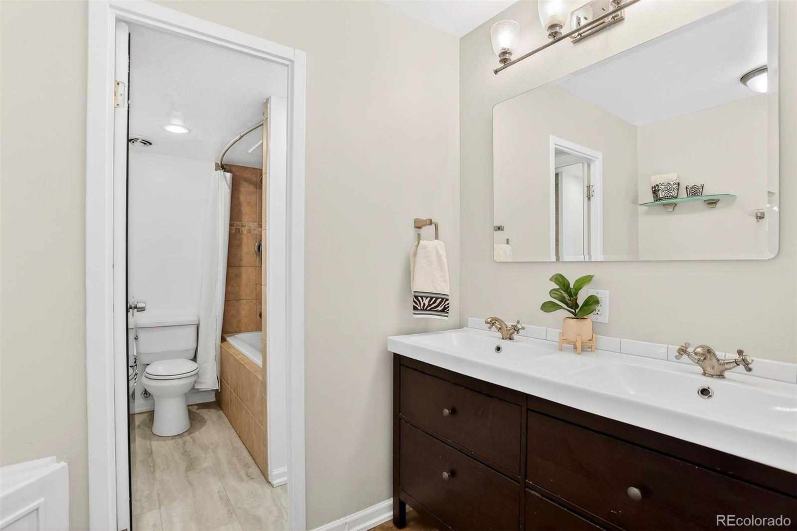MLS Image #20 for 1111 n ash street,denver, Colorado