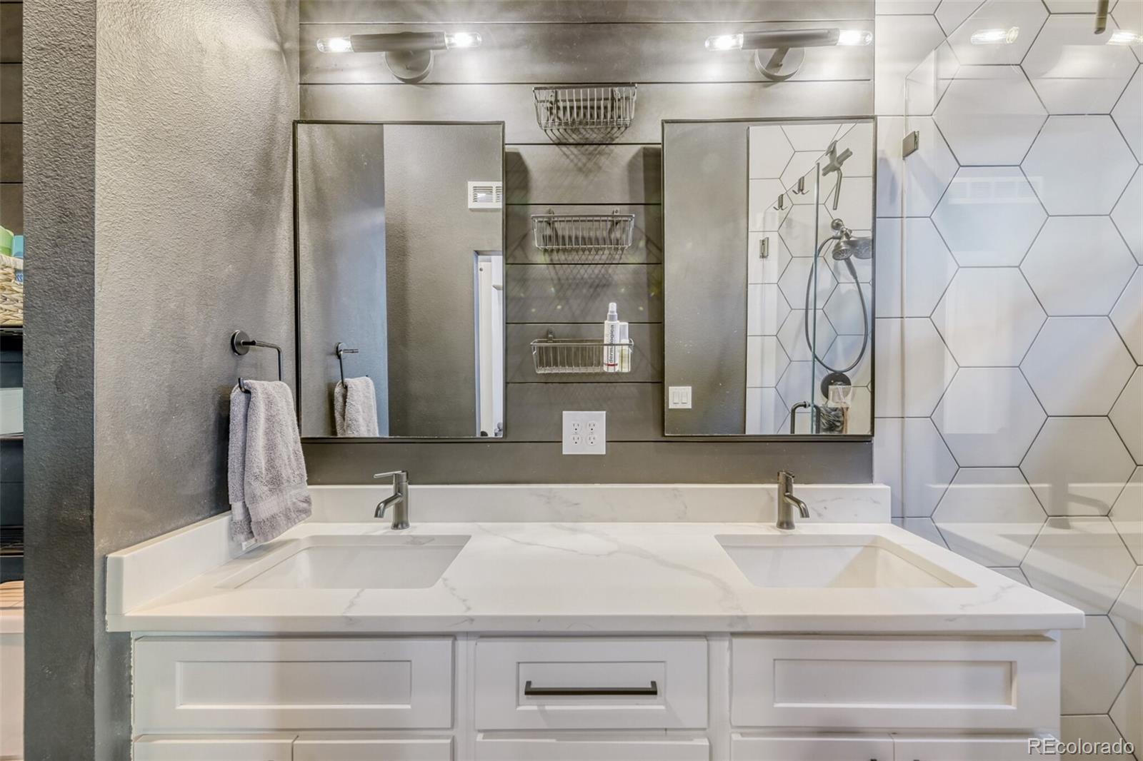 MLS Image #12 for 2478 s delaware street,denver, Colorado
