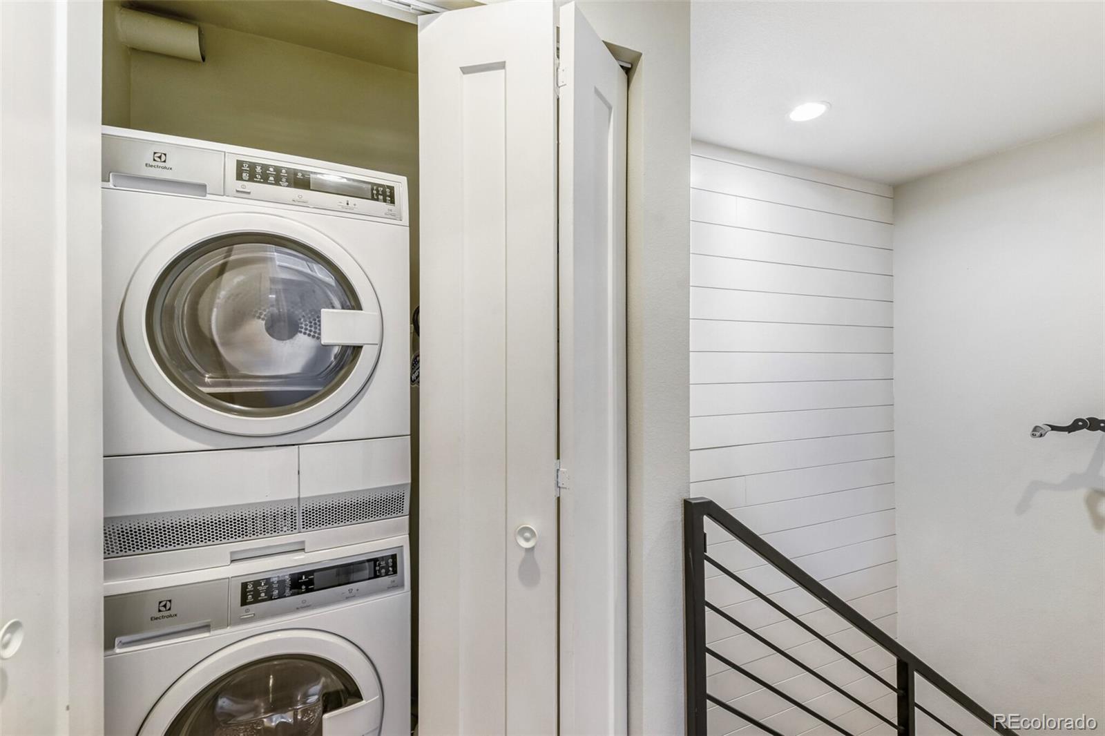 MLS Image #16 for 2478 s delaware street,denver, Colorado