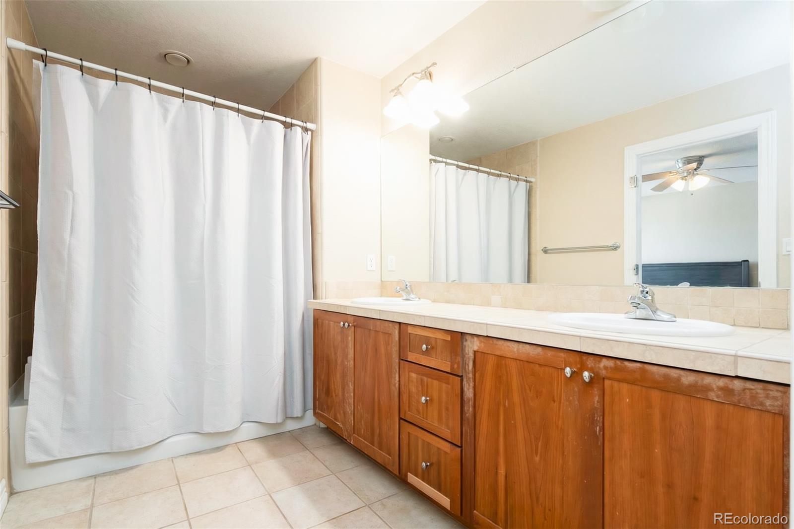 MLS Image #22 for 2245 s high street,denver, Colorado