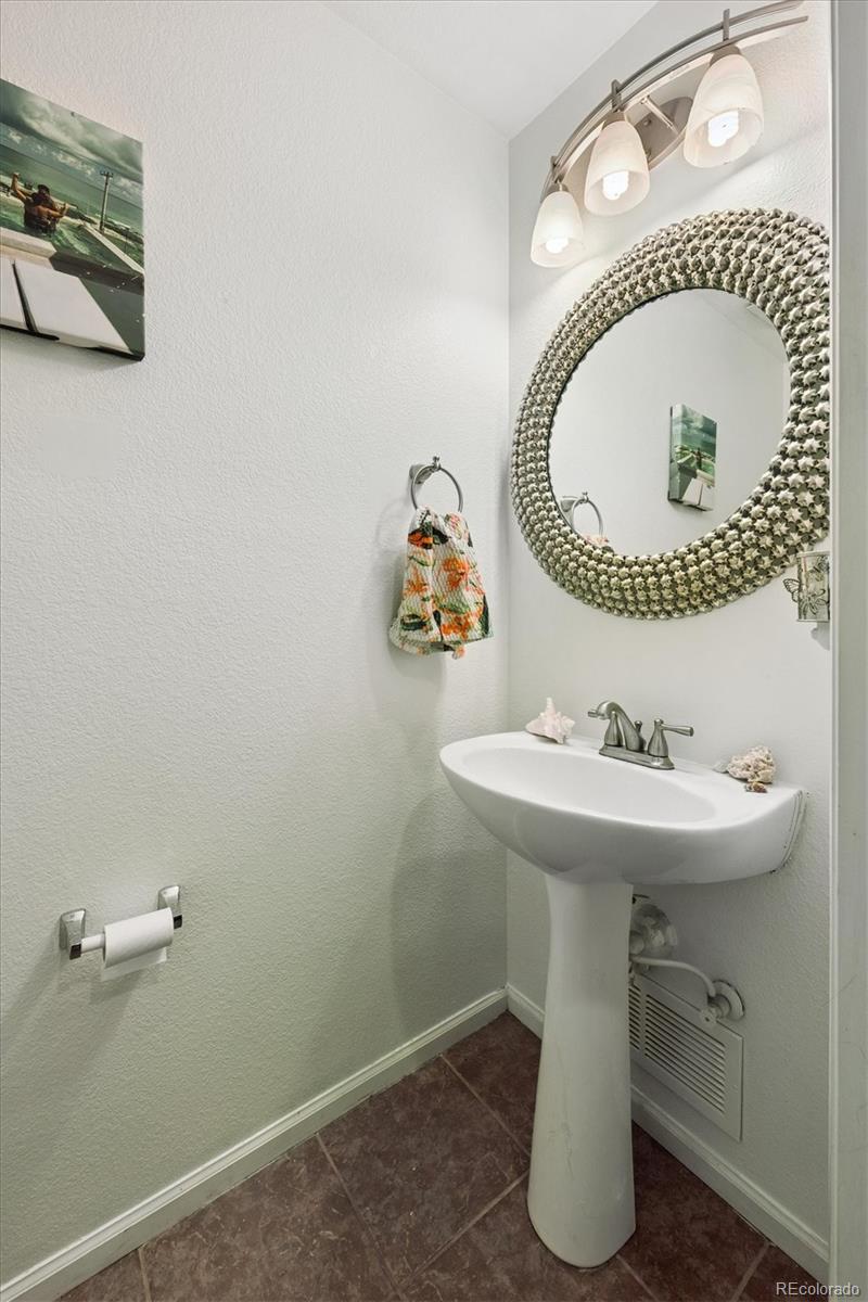MLS Image #14 for 19037 e 57th place ,denver, Colorado