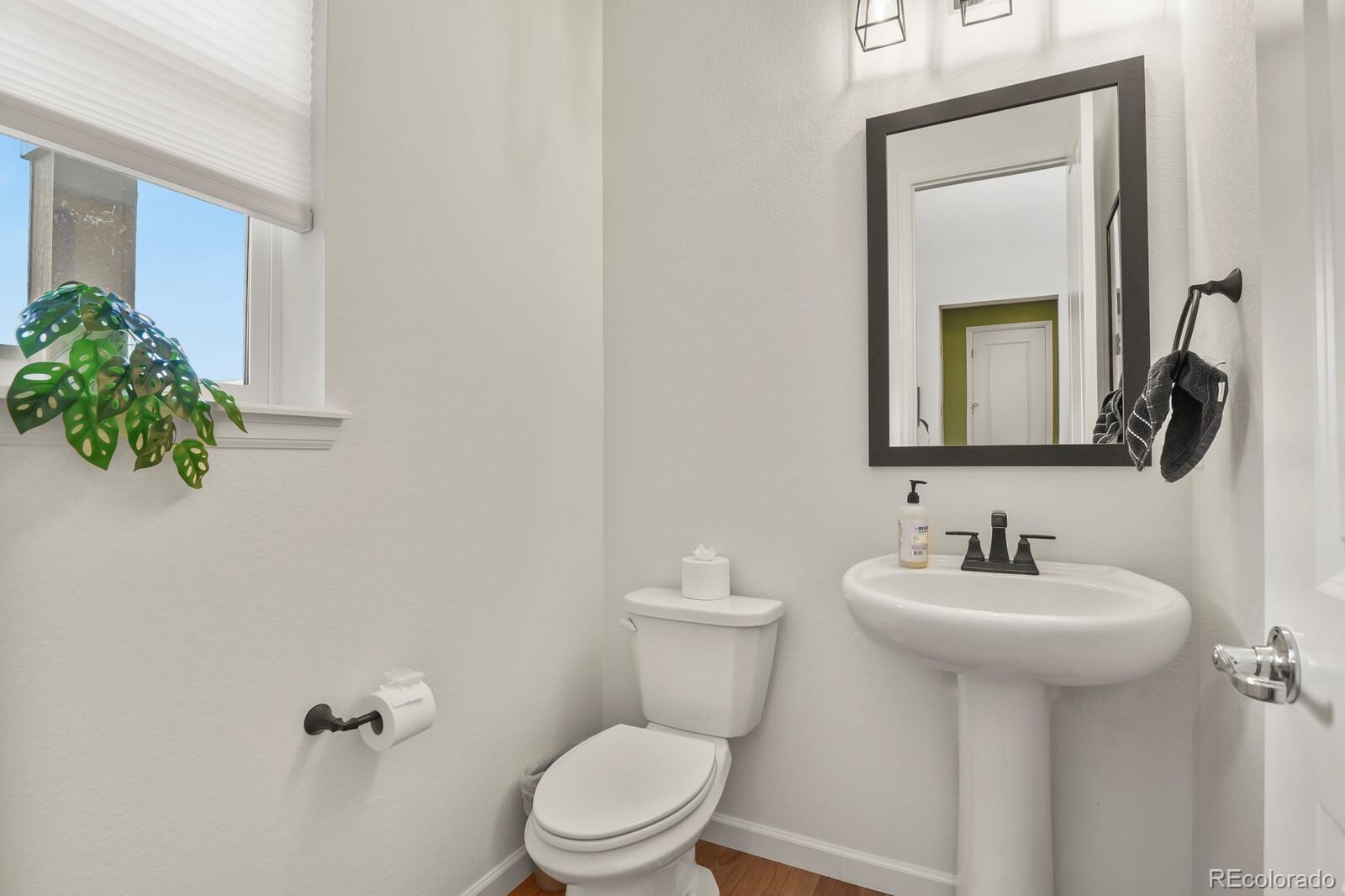MLS Image #5 for 9980  victor street,commerce city, Colorado