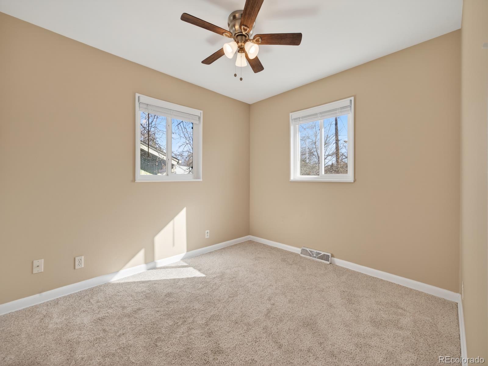 MLS Image #13 for 950  jamaica street,aurora, Colorado