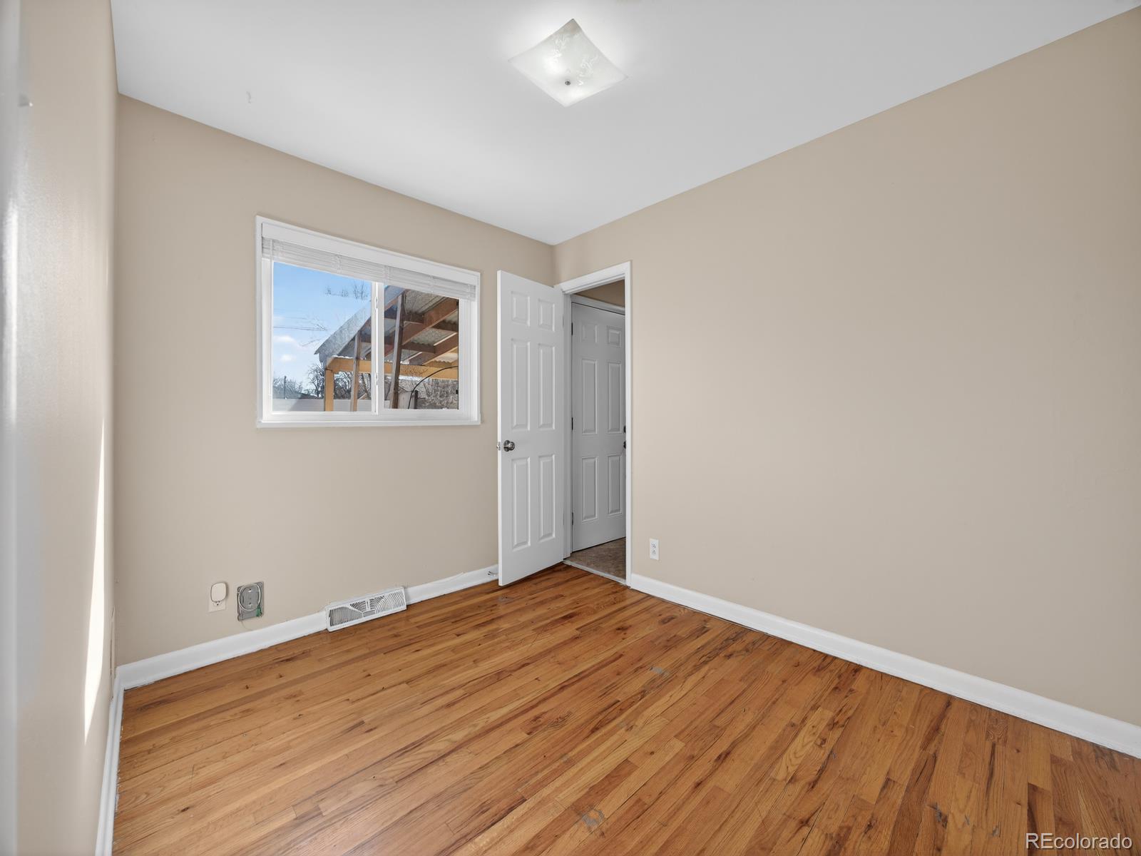 MLS Image #16 for 950  jamaica street,aurora, Colorado