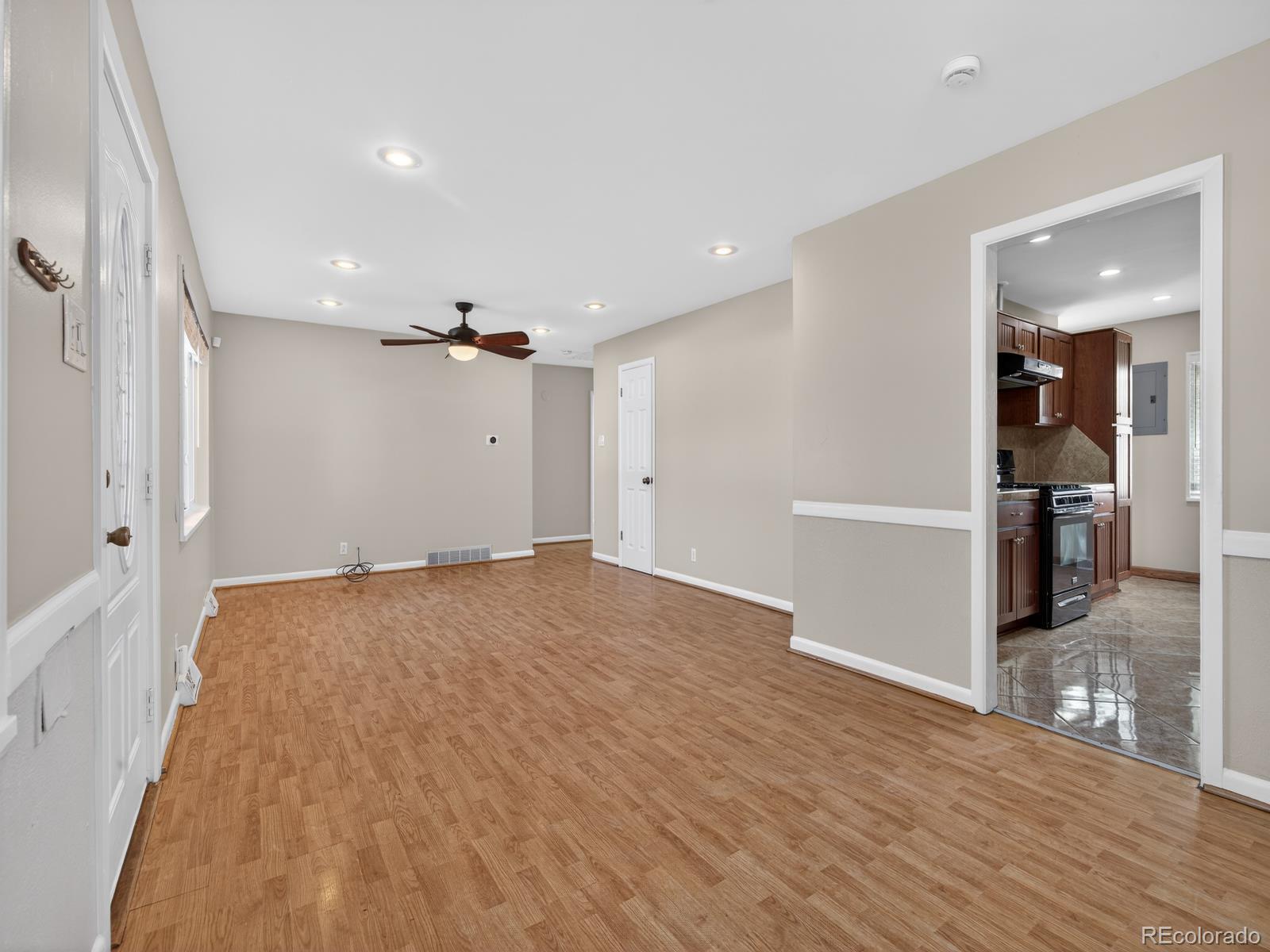 MLS Image #5 for 950  jamaica street,aurora, Colorado