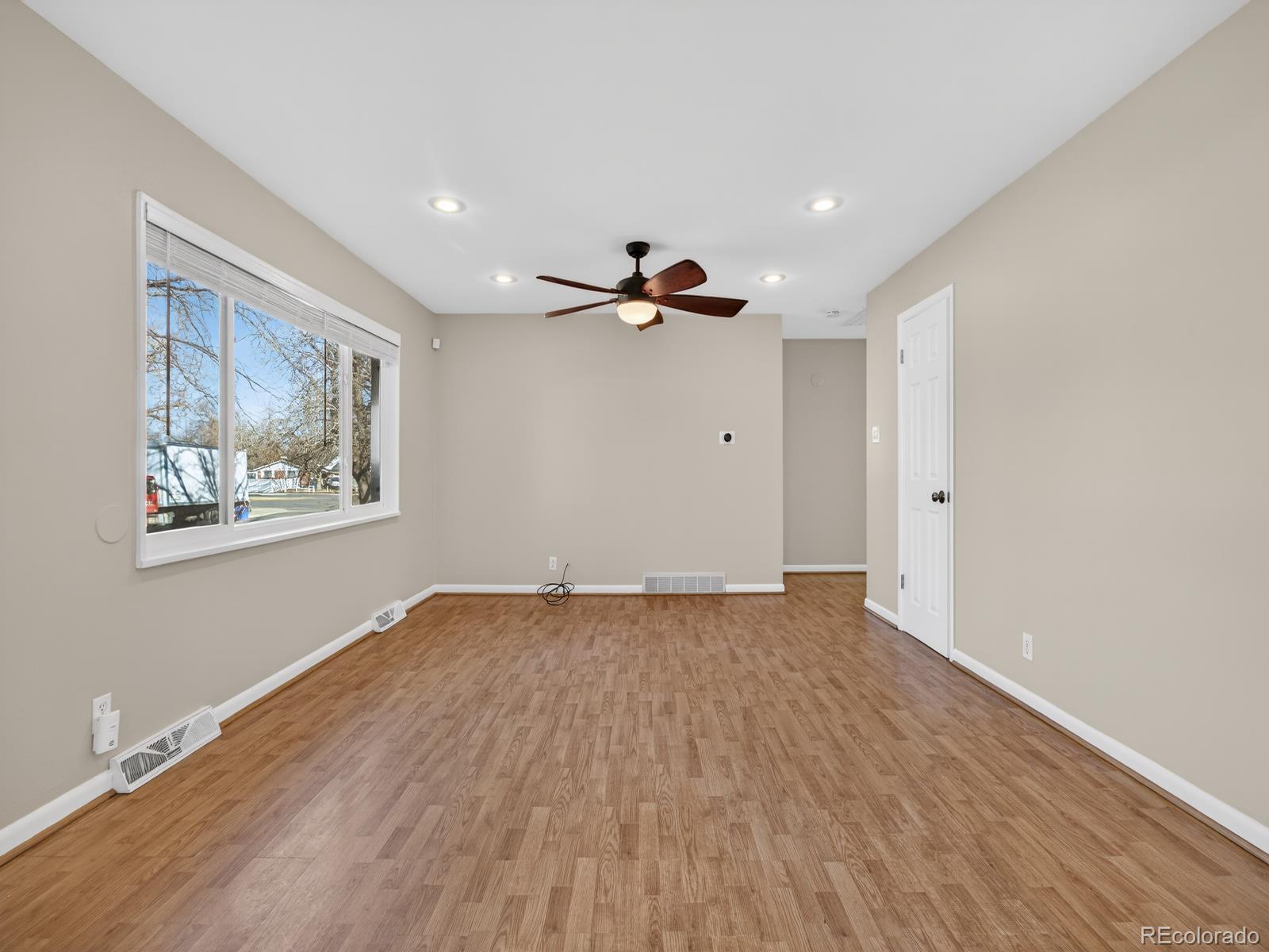 MLS Image #6 for 950  jamaica street,aurora, Colorado