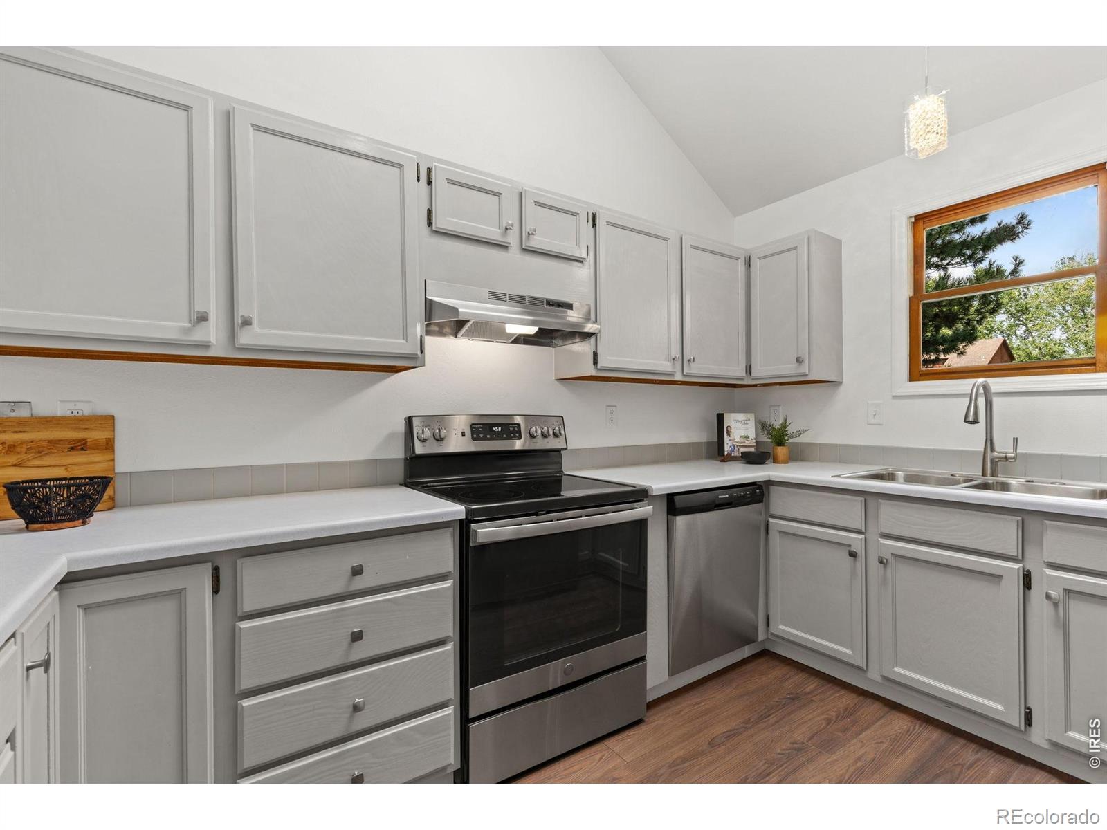 MLS Image #11 for 3119  bell drive,boulder, Colorado