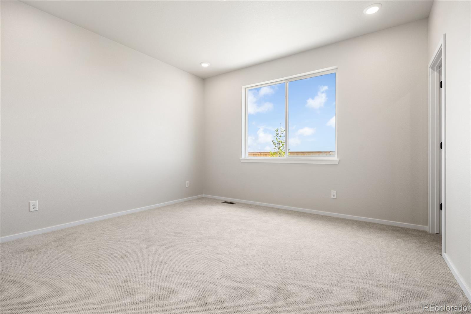 MLS Image #13 for 2737  mosker street,strasburg, Colorado