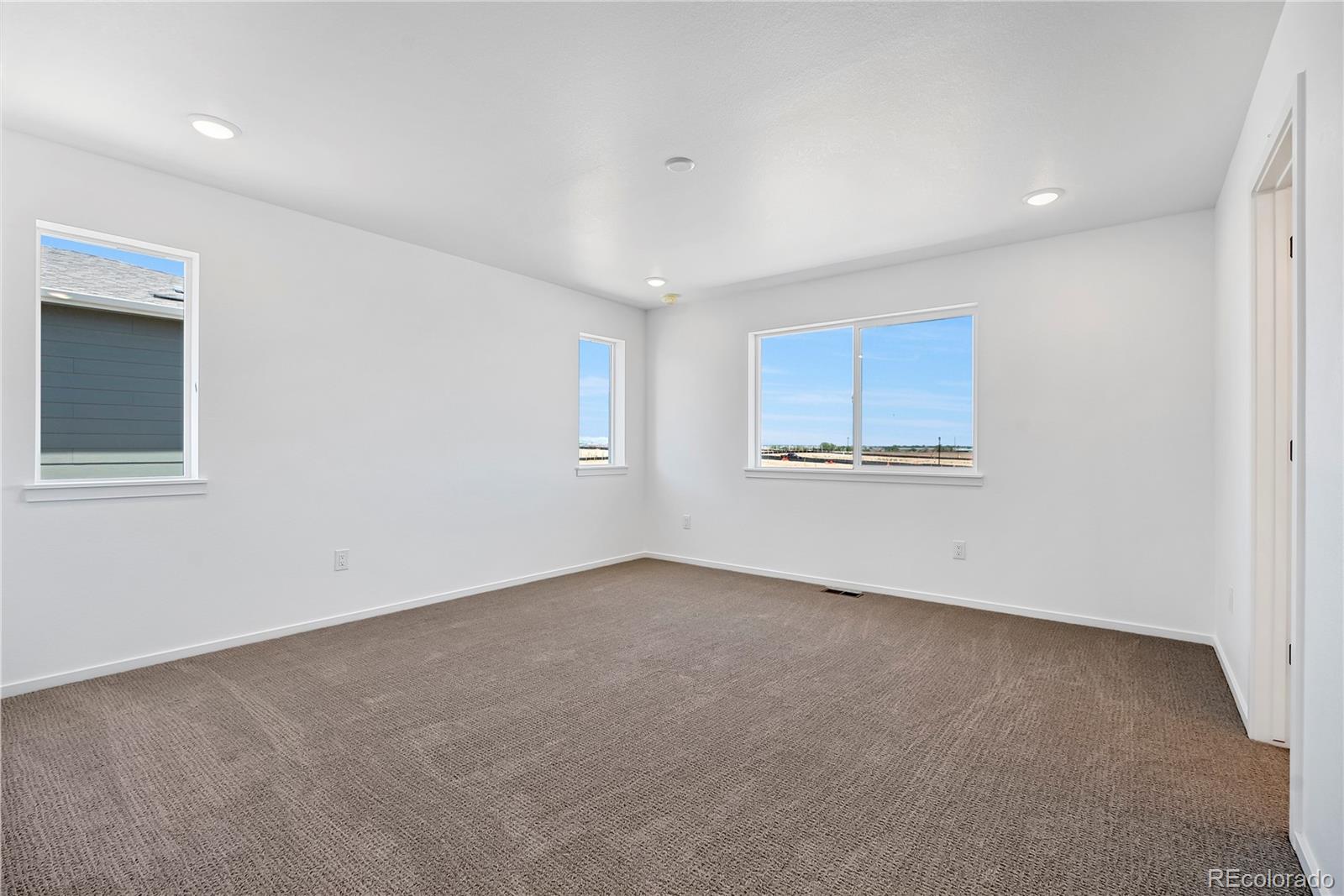 MLS Image #11 for 6911  utica avenue,longmont, Colorado