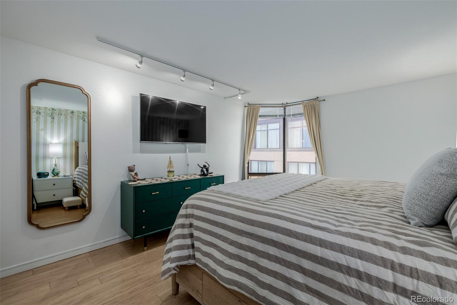 MLS Image #23 for 1625  larimer street 1207,denver, Colorado