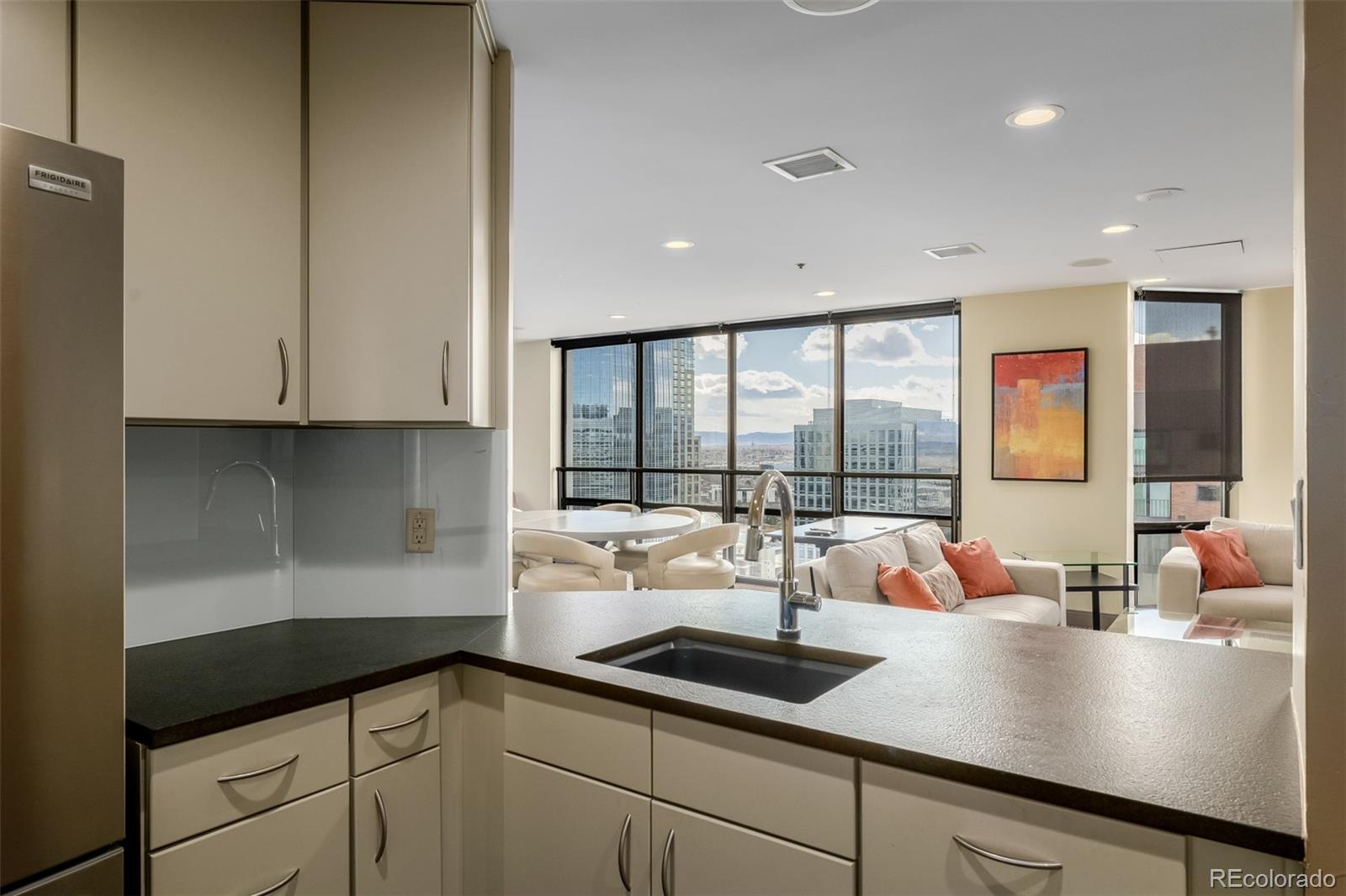 MLS Image #27 for 1625  larimer street 1207,denver, Colorado