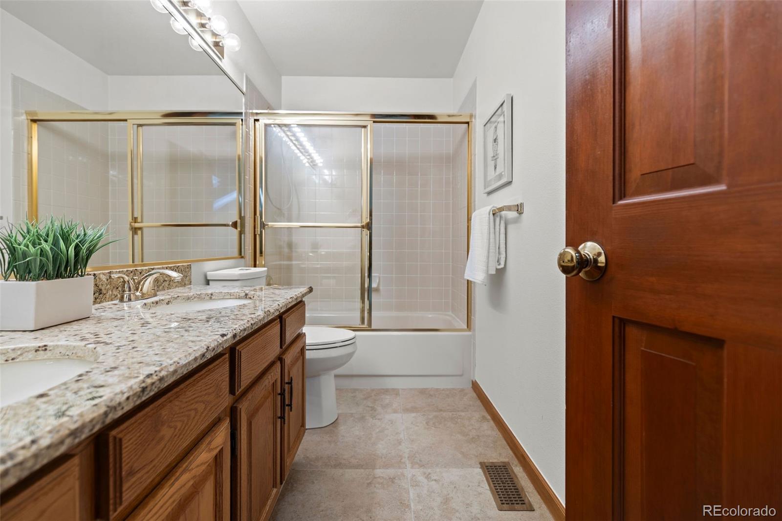 MLS Image #25 for 11602 e lake avenue,englewood, Colorado