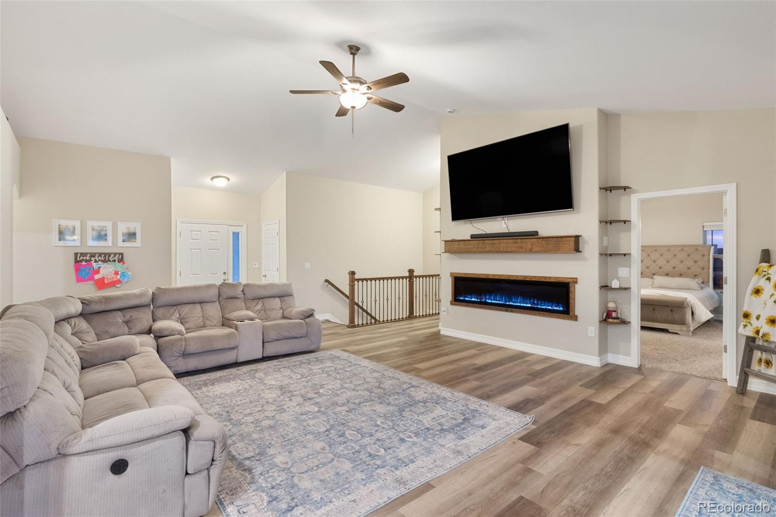 MLS Image #11 for 422 s gilia drive,pueblo, Colorado