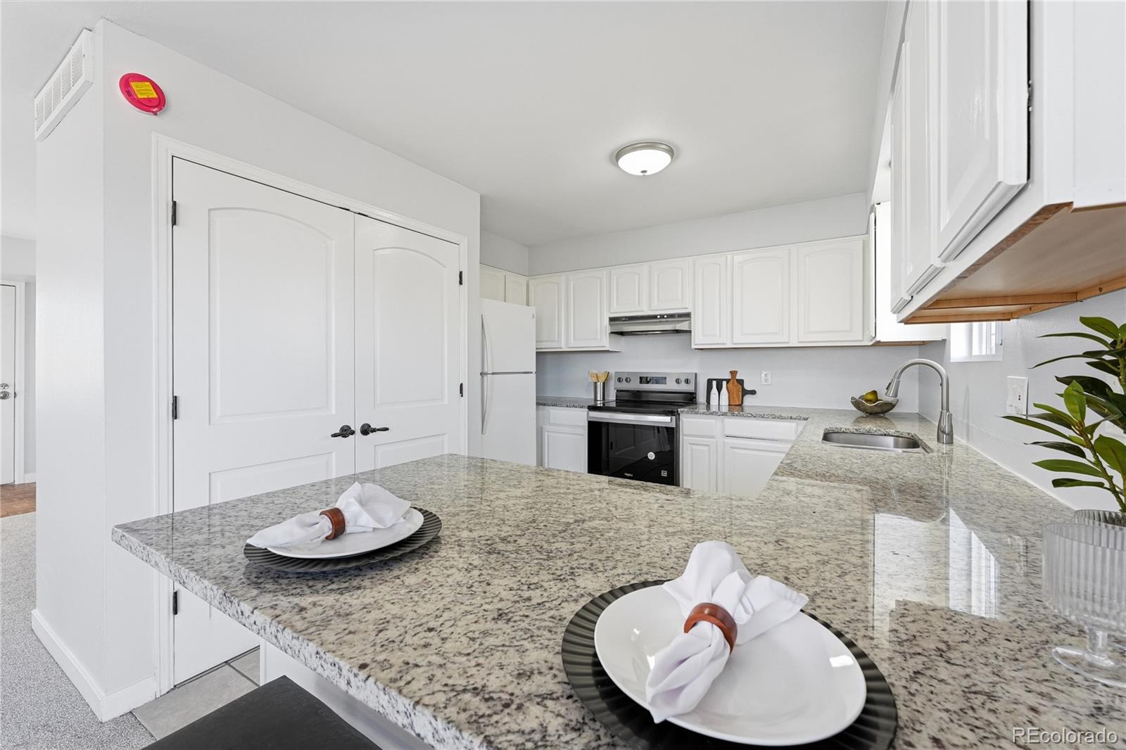 MLS Image #4 for 551 w crestline circle,littleton, Colorado