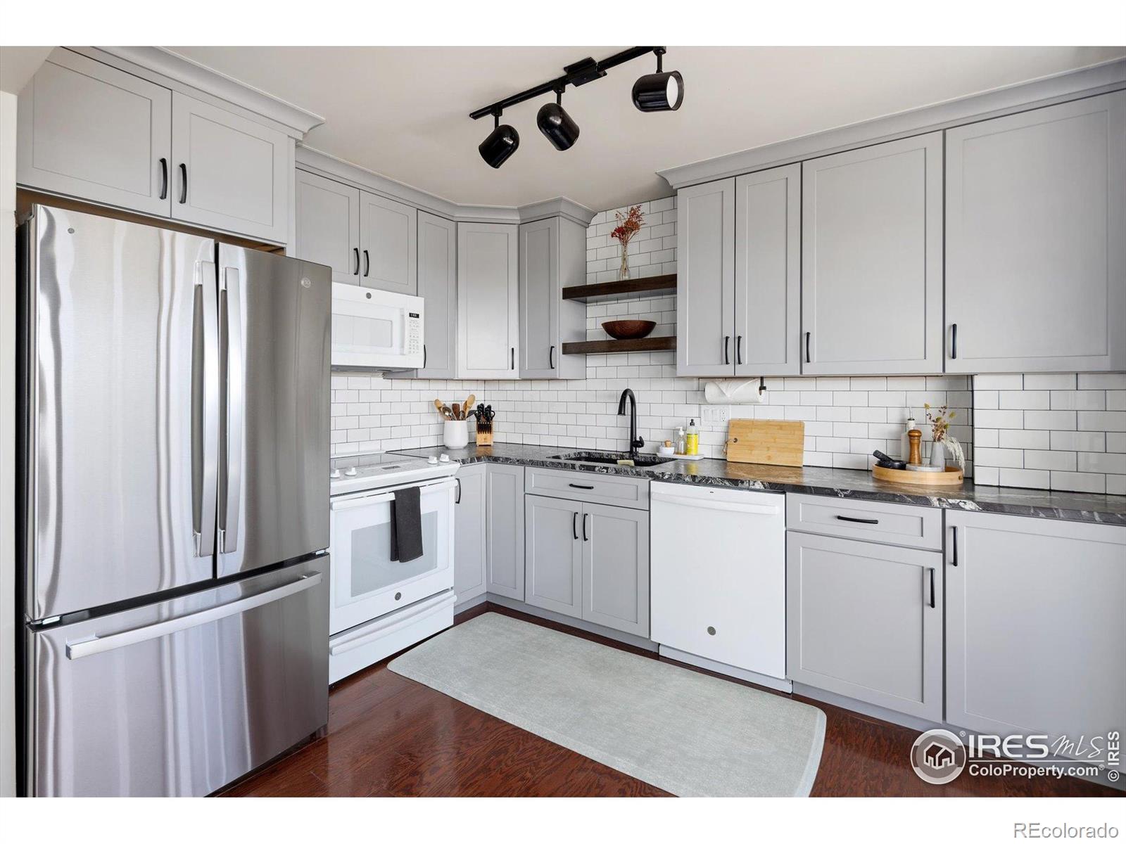MLS Image #4 for 790 n washington street,denver, Colorado