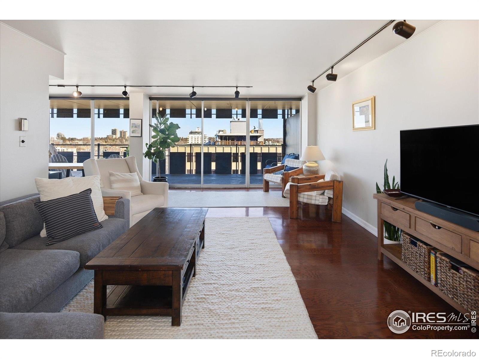MLS Image #5 for 790 n washington street,denver, Colorado