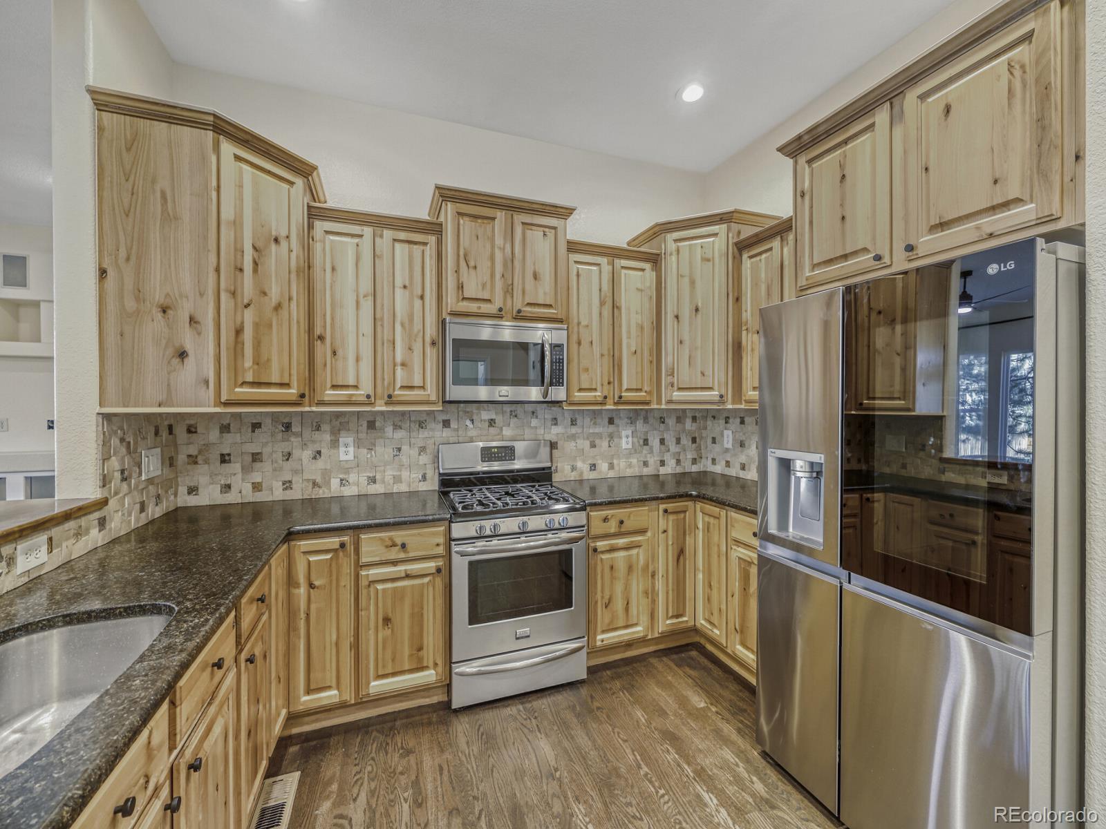 MLS Image #6 for 10507  salida street,commerce city, Colorado