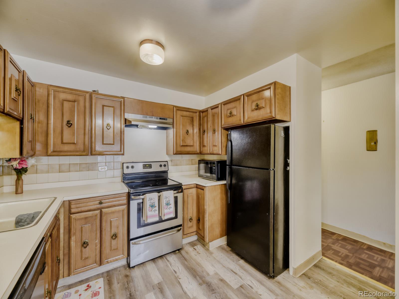 MLS Image #4 for 650 s clinton street,denver, Colorado