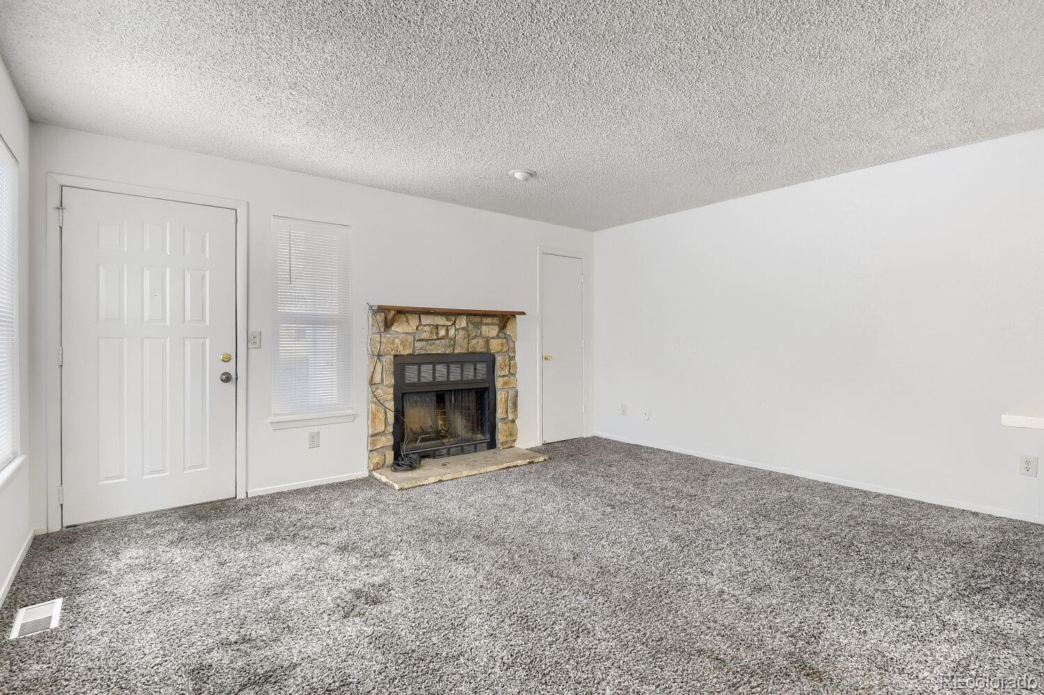 MLS Image #2 for 922 s dearborn way 5,aurora, Colorado