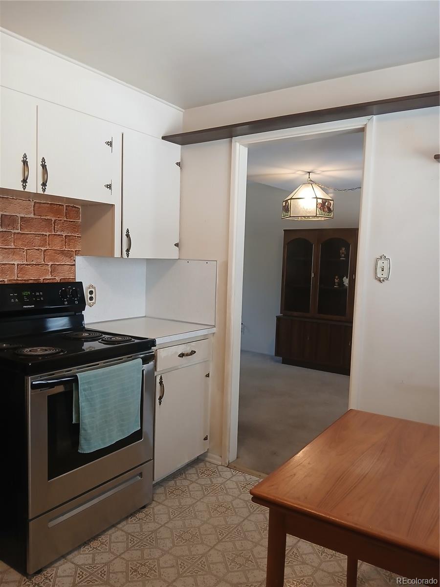 MLS Image #11 for 10090 e lowry place,aurora, Colorado