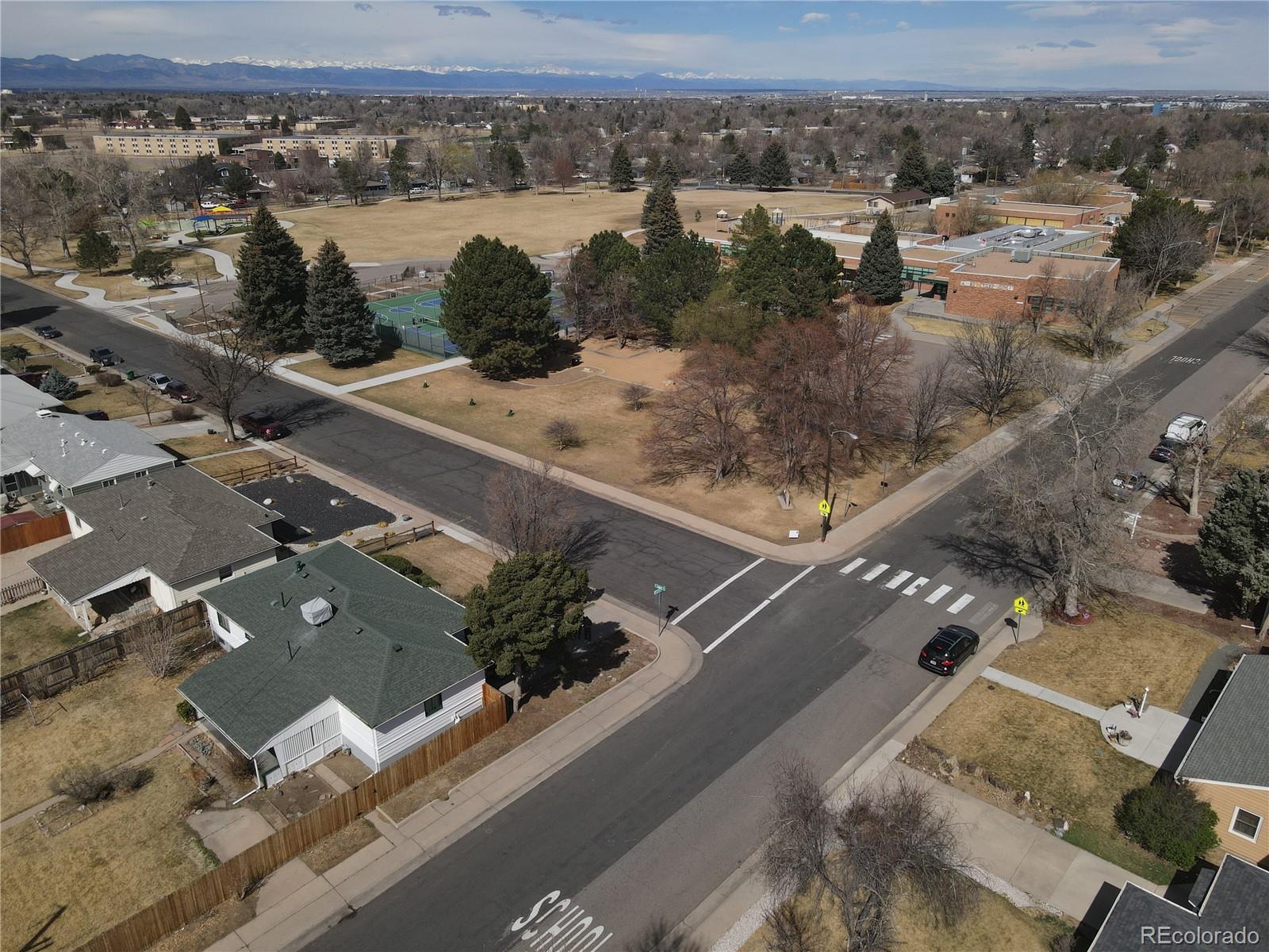 MLS Image #3 for 10090 e lowry place,aurora, Colorado
