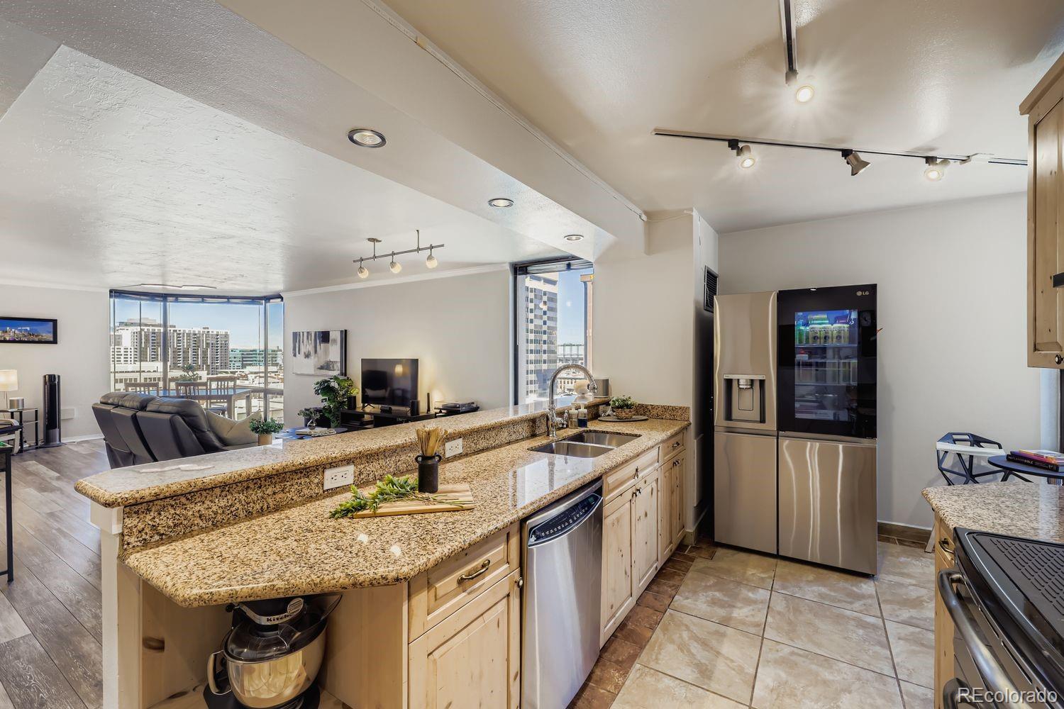 MLS Image #1 for 1625  larimer street 1007,denver, Colorado