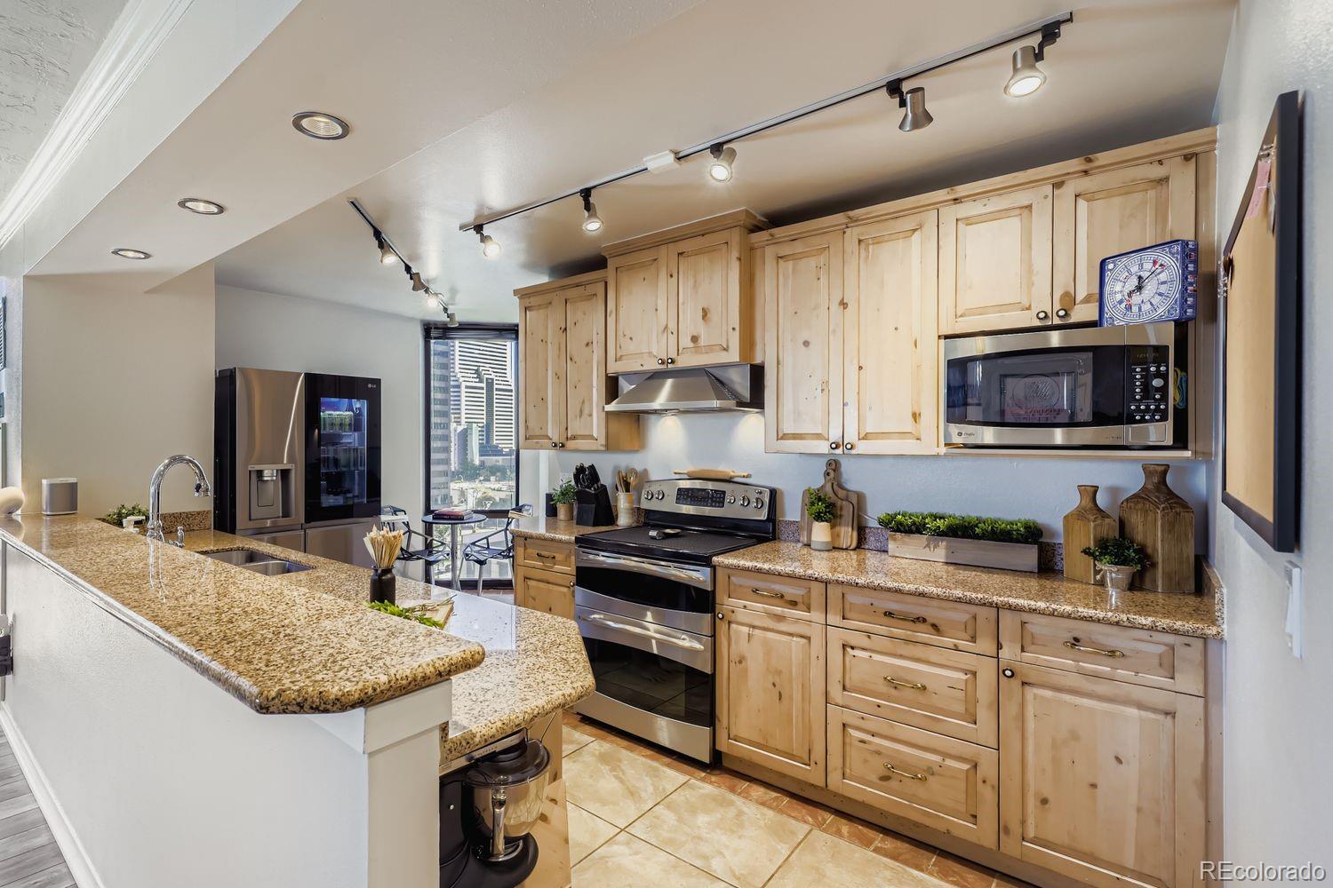 MLS Image #4 for 1625  larimer street 1007,denver, Colorado
