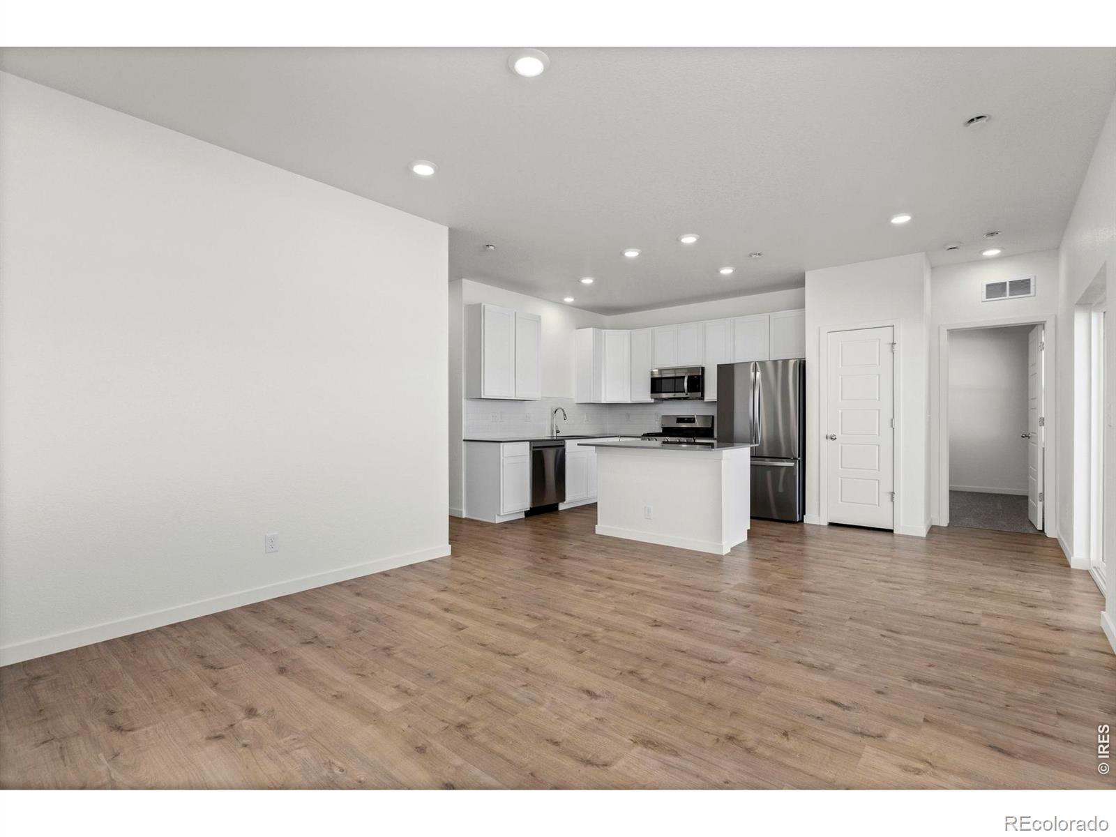 MLS Image #7 for 3809  lake clark street,evans, Colorado