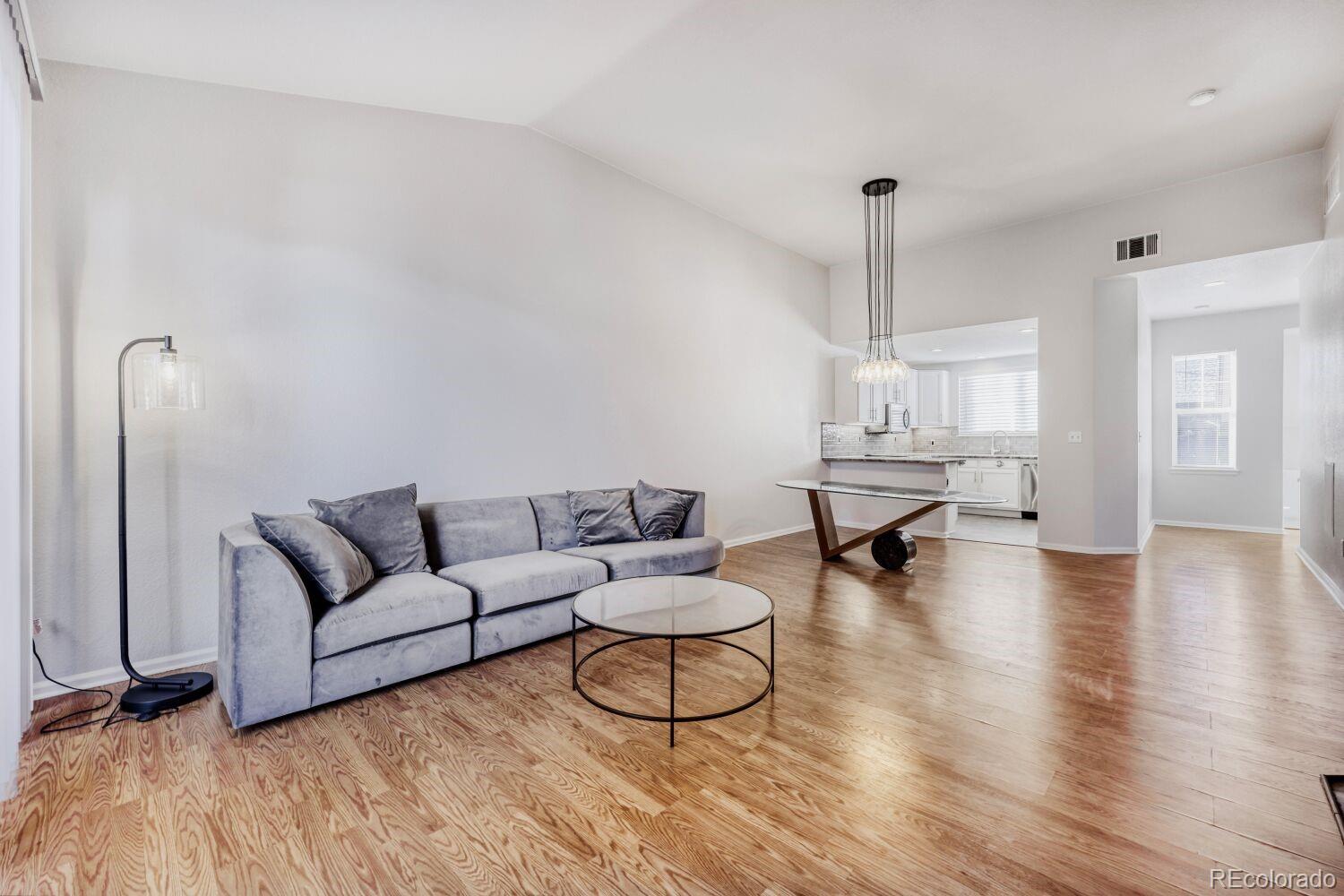 MLS Image #3 for 2154 s fulton circle,aurora, Colorado