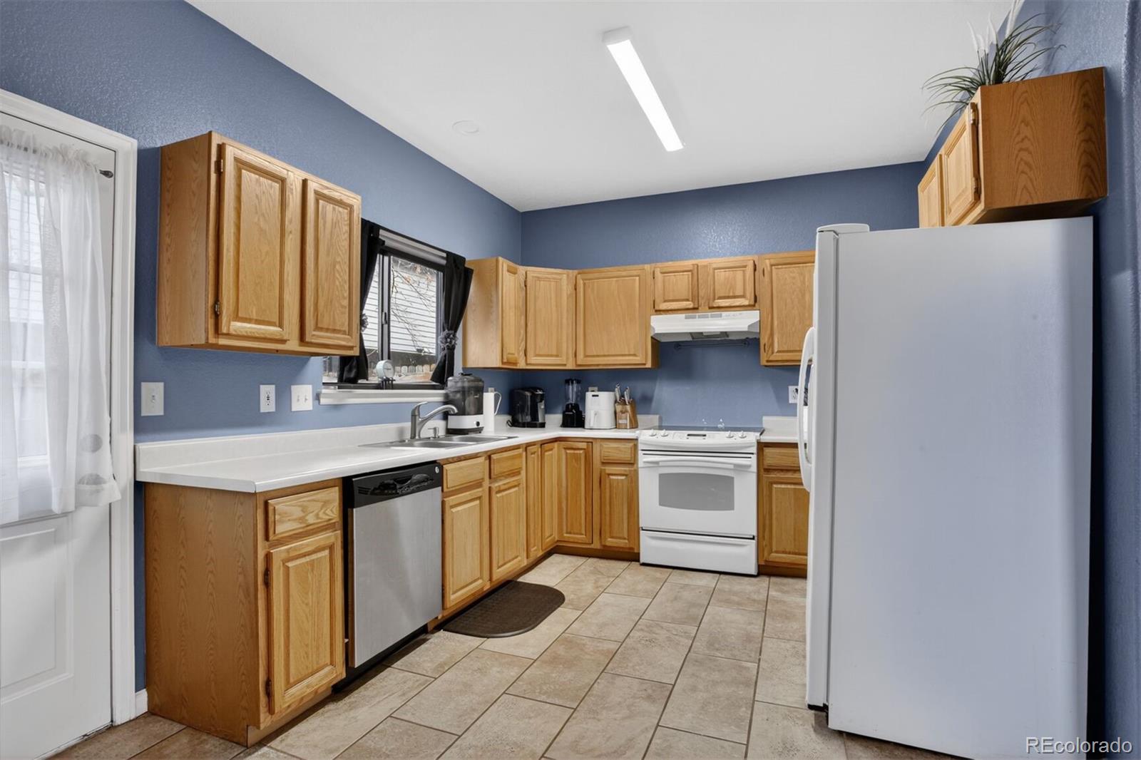 MLS Image #5 for 10693 w 63rd drive,arvada, Colorado